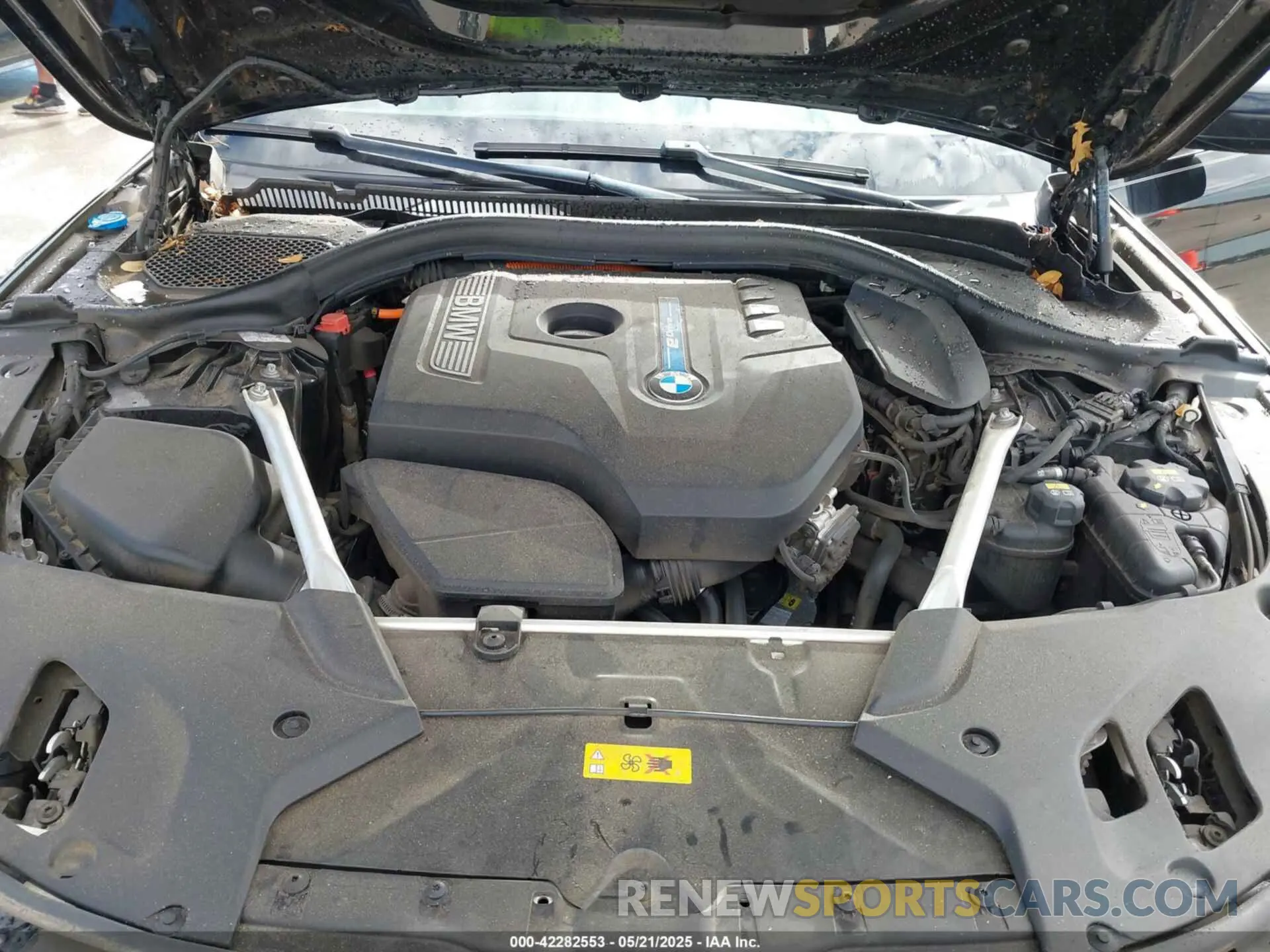 10 Photograph of a damaged car WBAJA9C54KB253646 BMW 530E 2019
