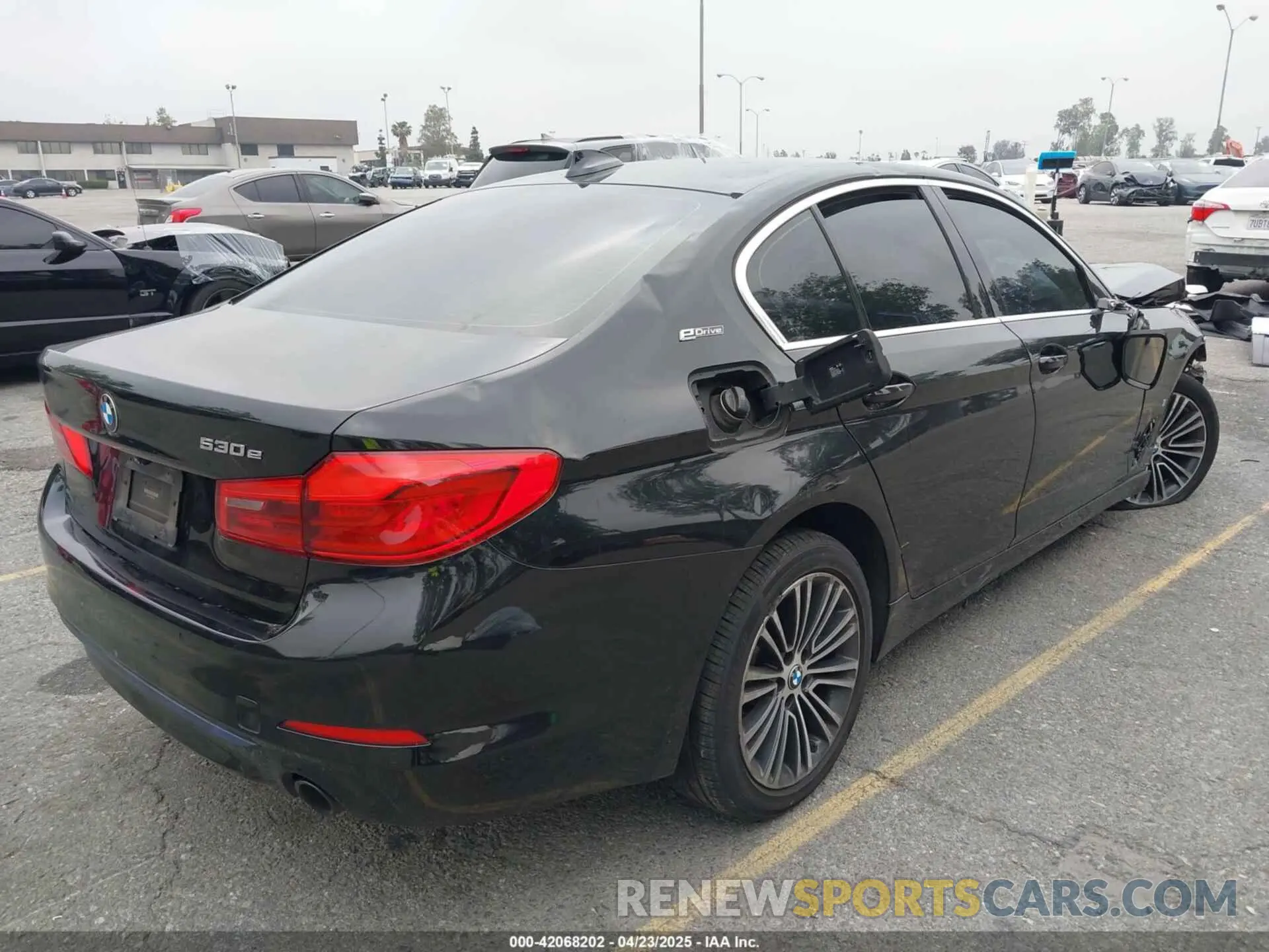 4 Photograph of a damaged car WBAJA9C56KB399028 BMW 530E 2019