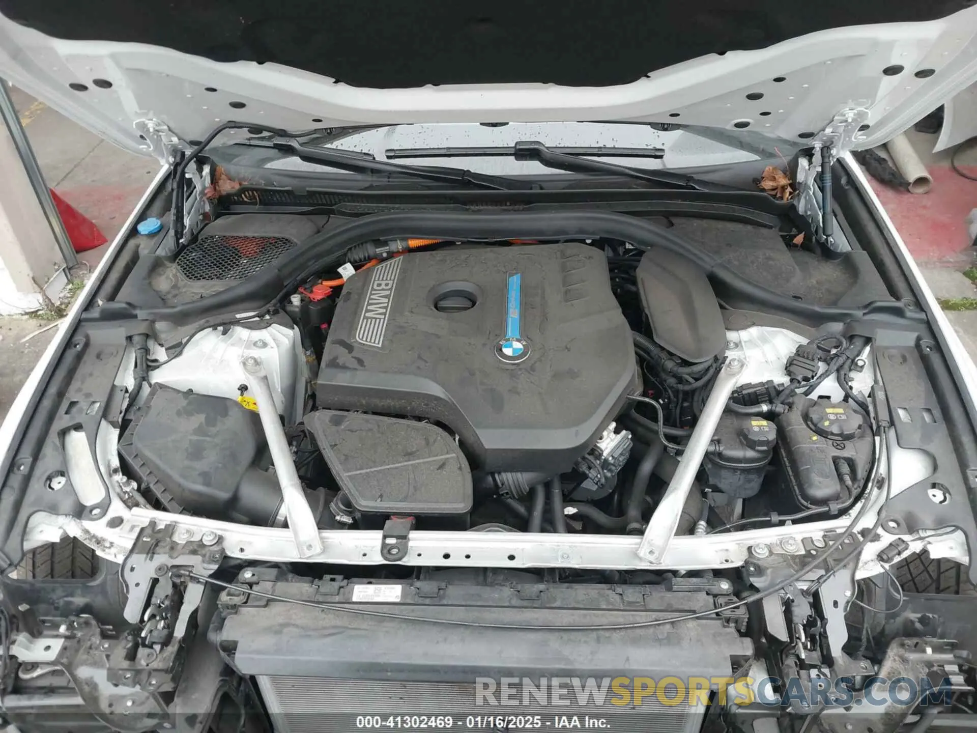 10 Фотография поврежденного автомобиля WBAJA9C57KB254595 BMW 530E 2019