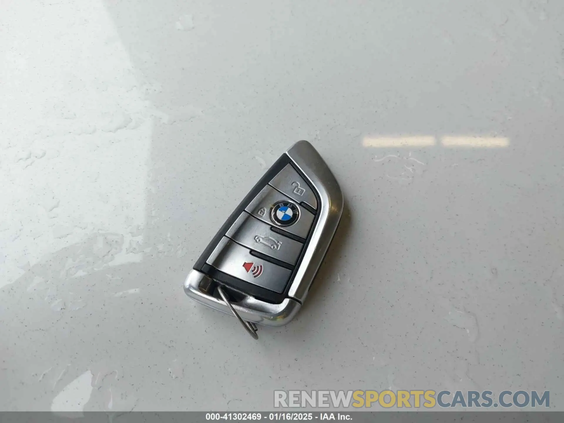 11 Фотография поврежденного автомобиля WBAJA9C57KB254595 BMW 530E 2019