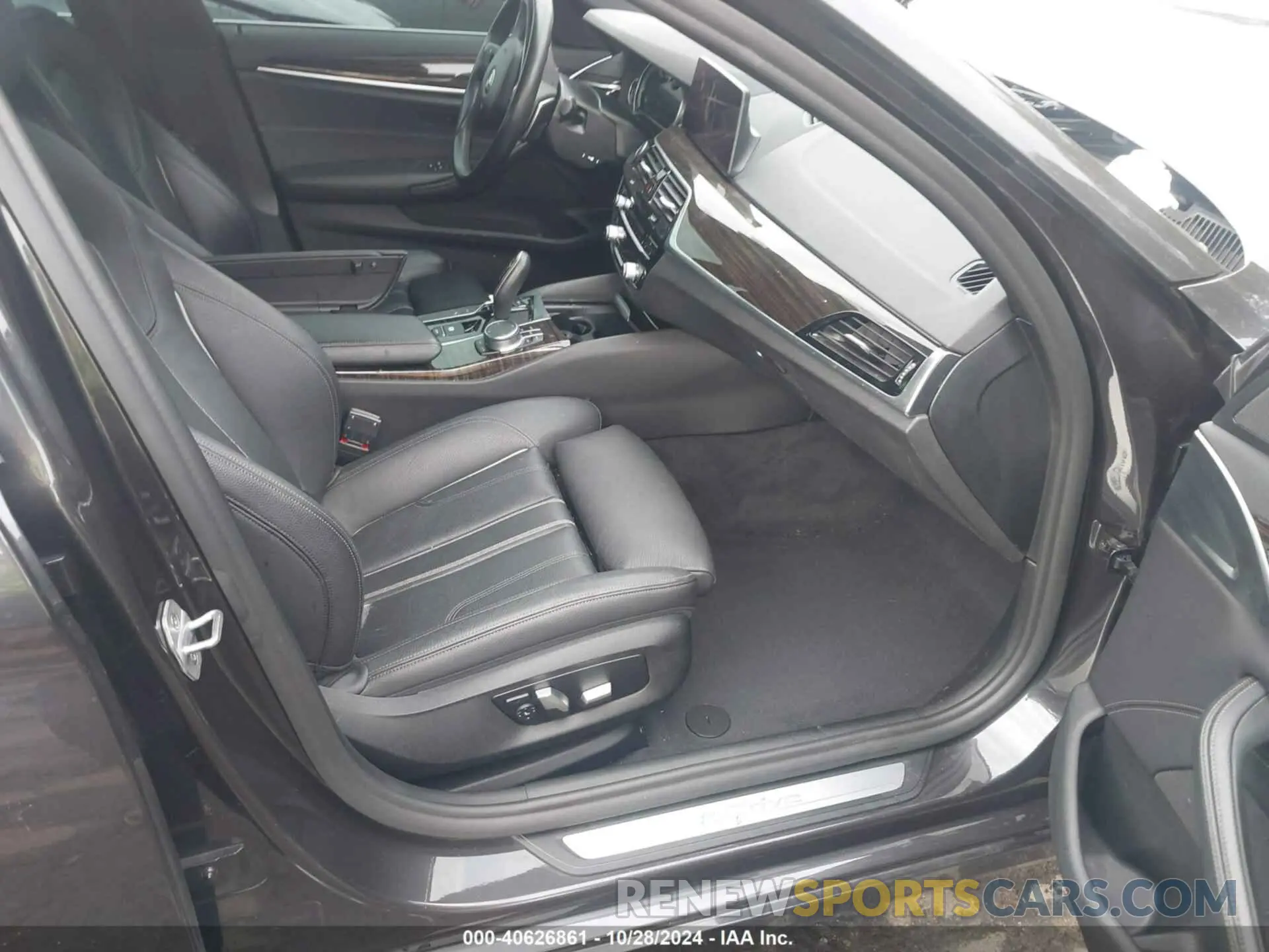 5 Photograph of a damaged car WBAJA9C59KB254517 BMW 530E 2019