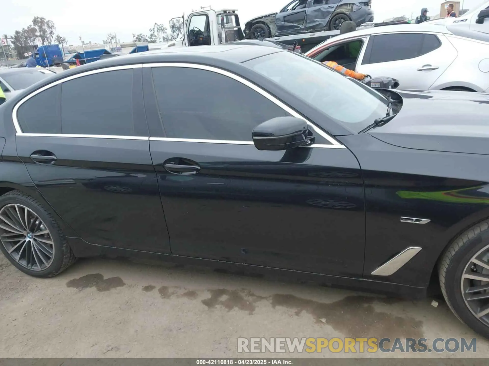 14 Фотография поврежденного автомобиля WBA13AG03PCM05556 BMW 530E 2023