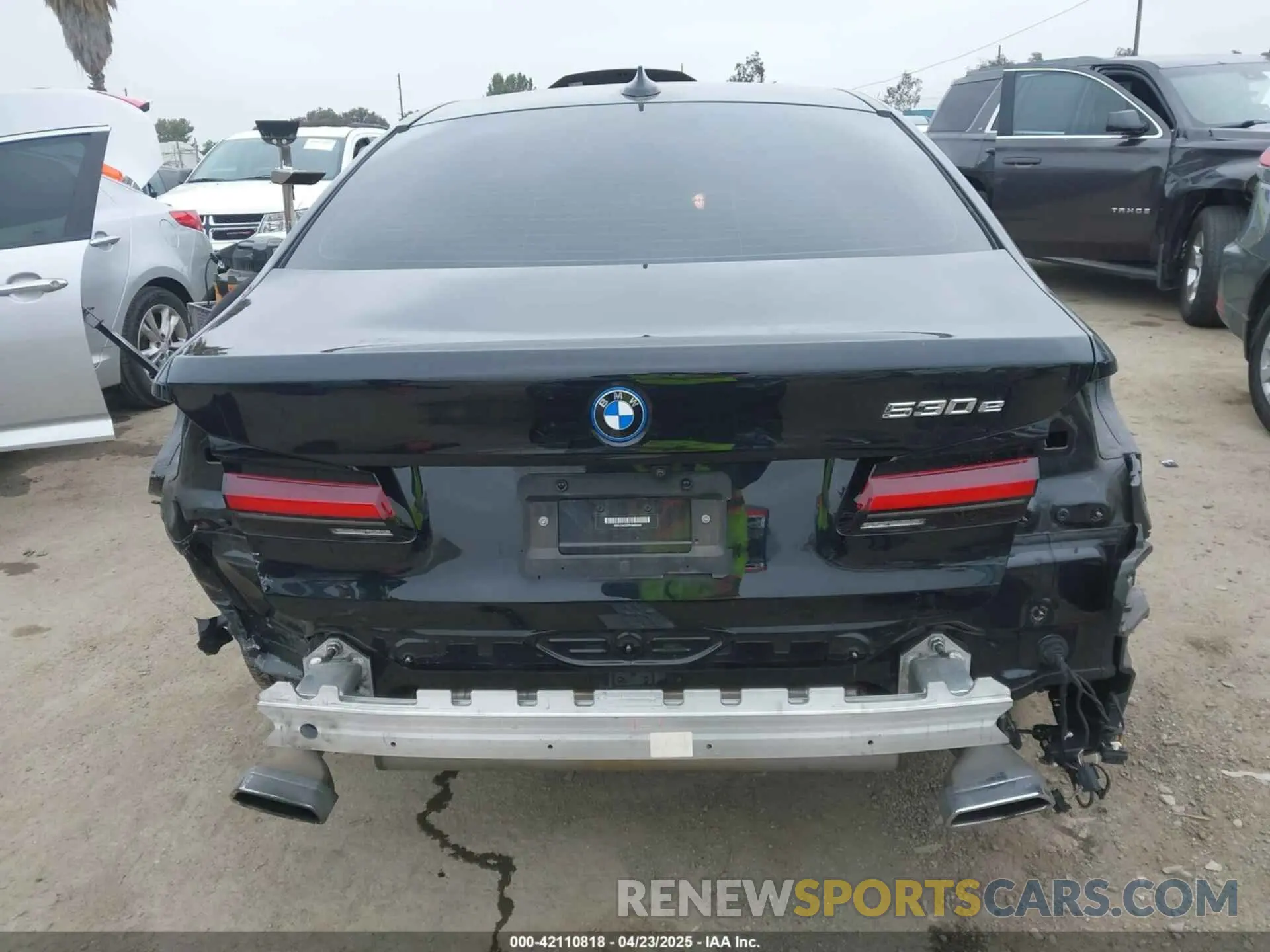 17 Фотография поврежденного автомобиля WBA13AG03PCM05556 BMW 530E 2023