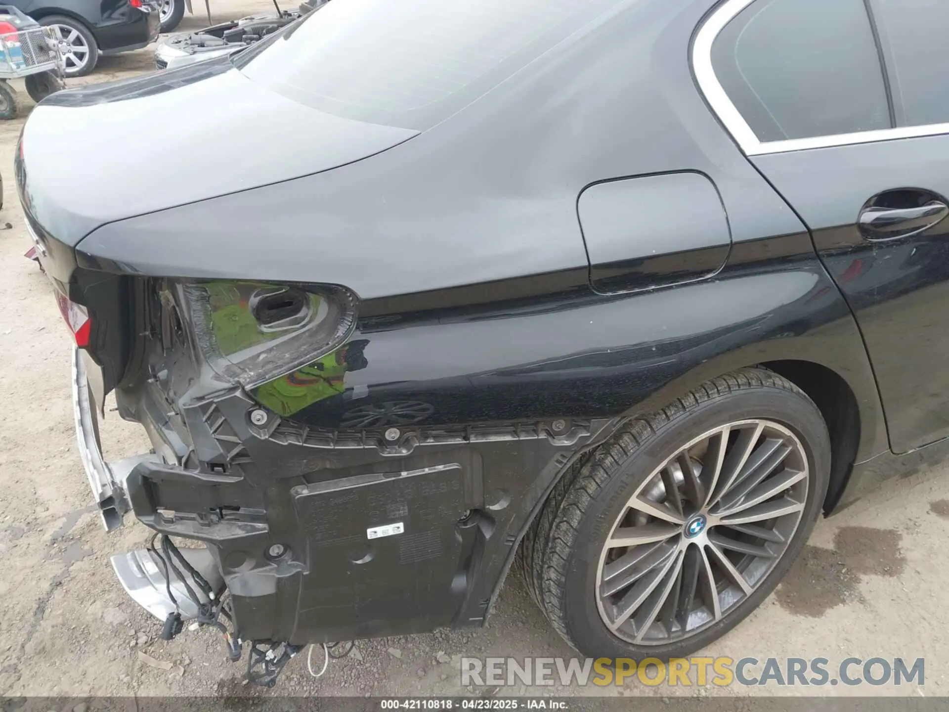 18 Фотография поврежденного автомобиля WBA13AG03PCM05556 BMW 530E 2023