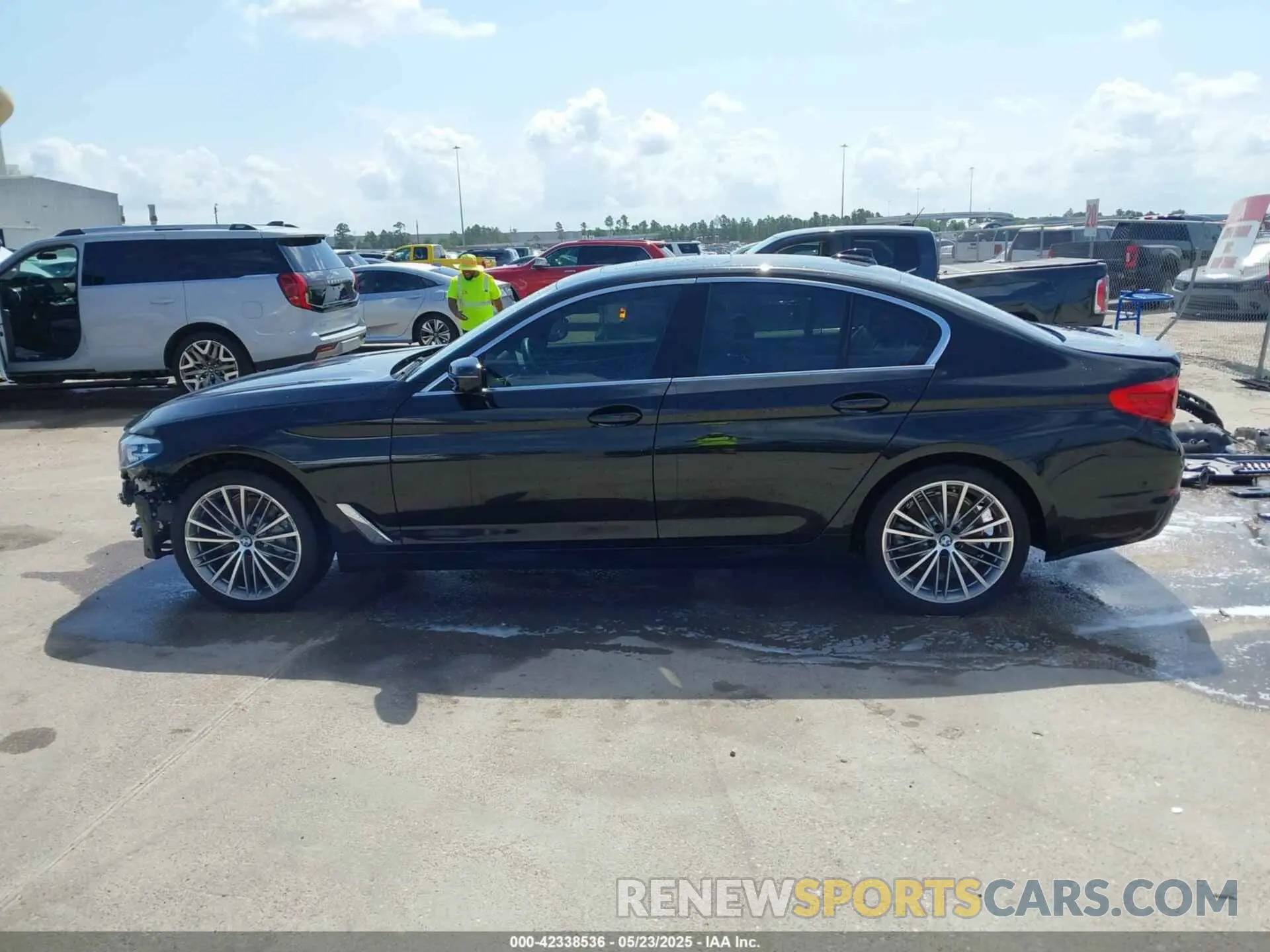 15 Photograph of a damaged car WBAJA5C50KWW02304 BMW 530I 2019