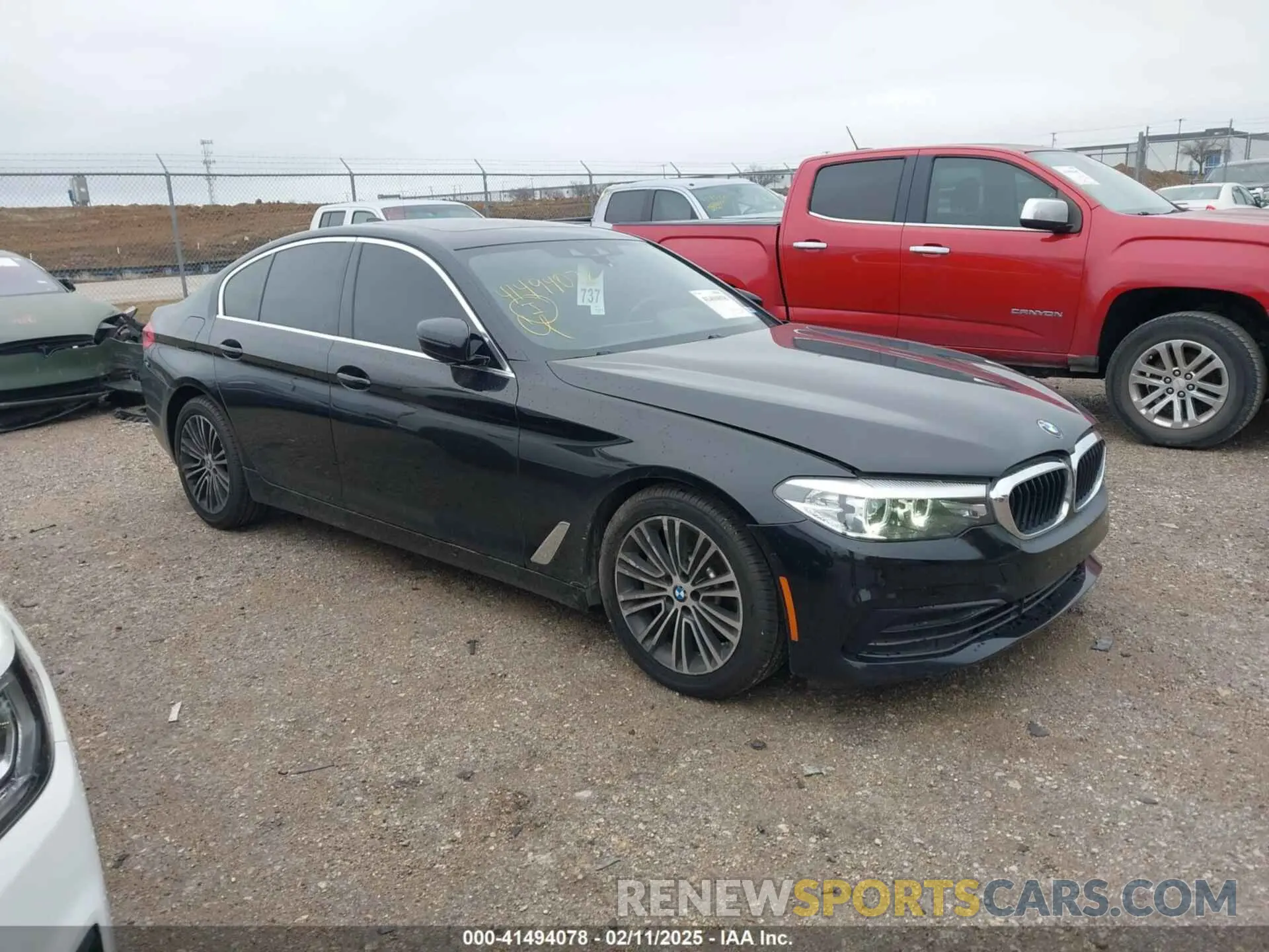 1 Фотография поврежденного автомобиля WBAJA5C52KWW06869 BMW 530I 2019