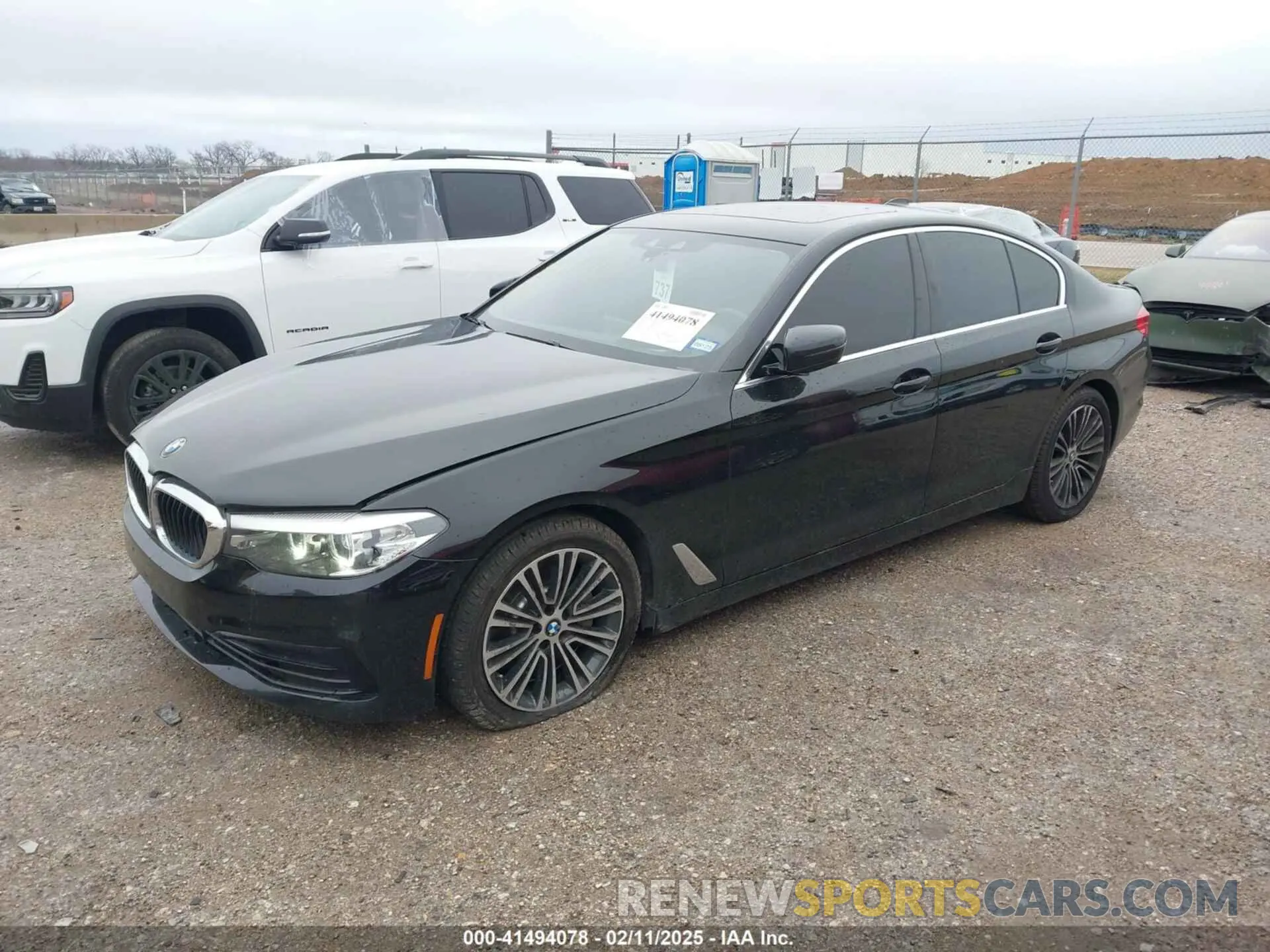 2 Фотография поврежденного автомобиля WBAJA5C52KWW06869 BMW 530I 2019