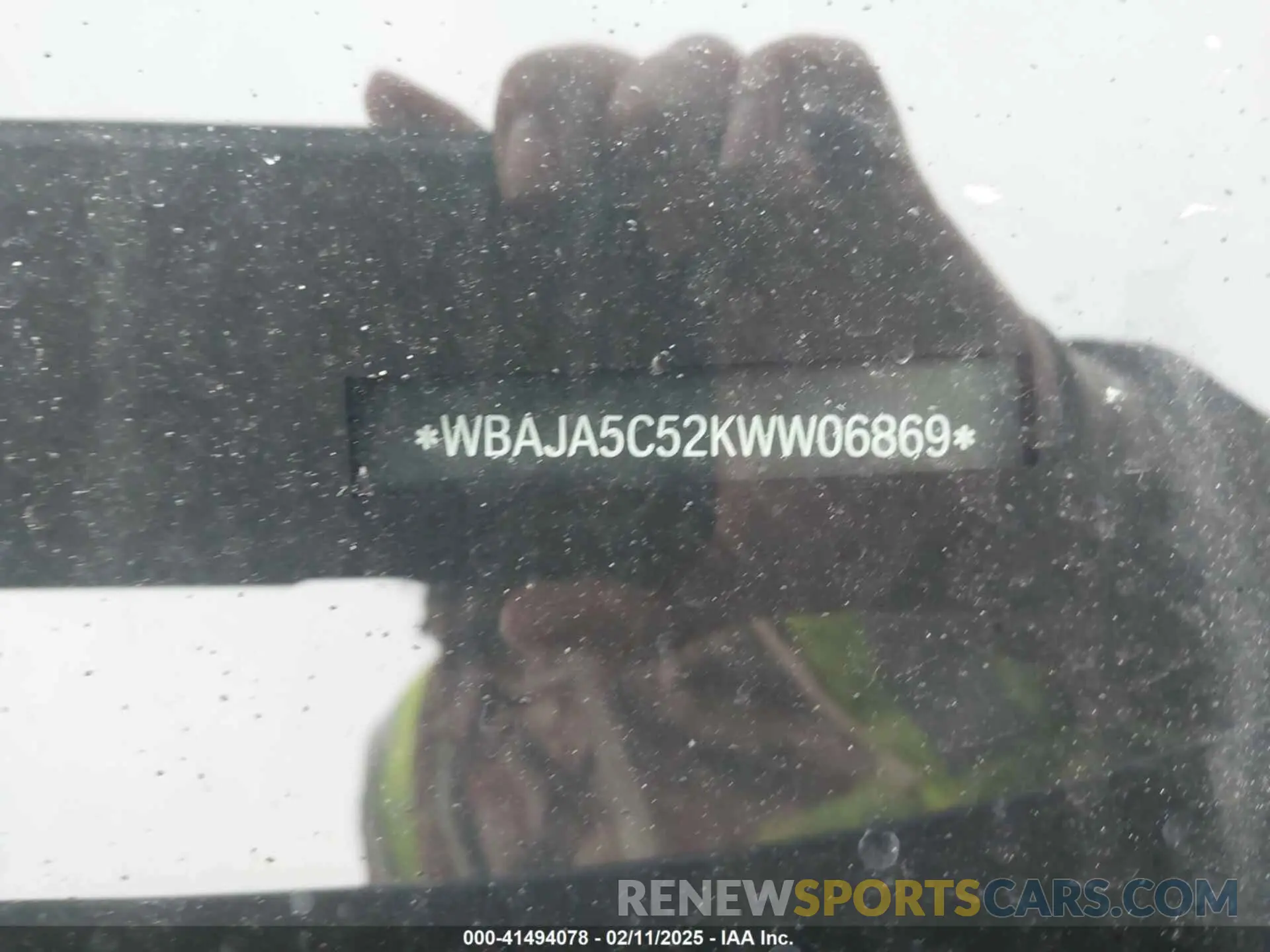 9 Фотография поврежденного автомобиля WBAJA5C52KWW06869 BMW 530I 2019