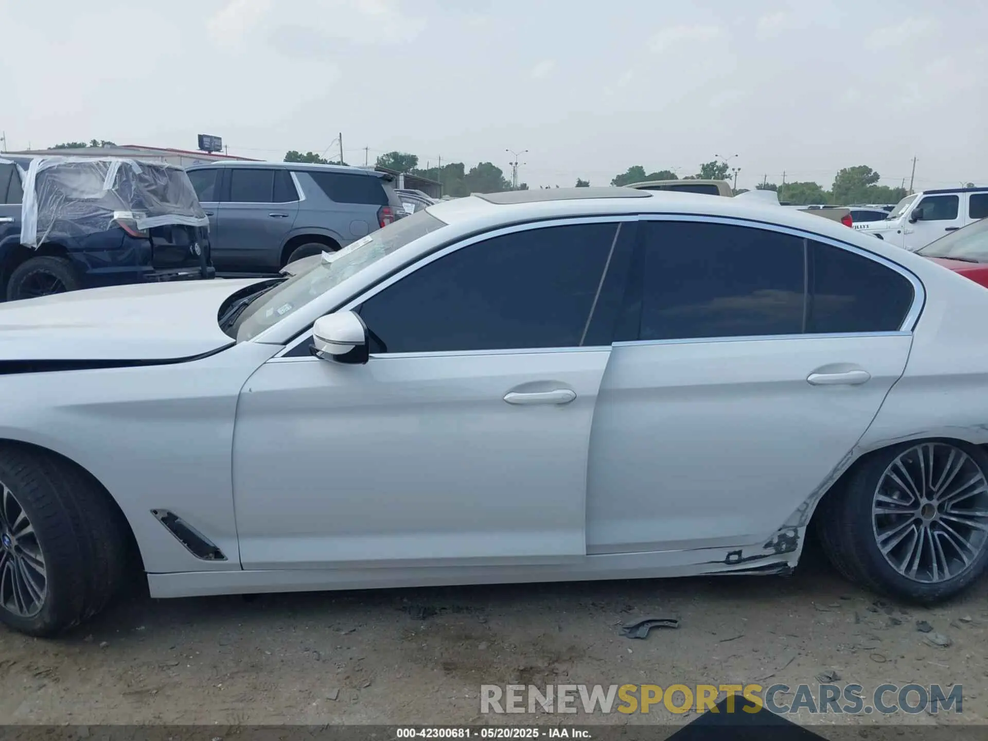 14 Photograph of a damaged car WBAJA5C53KG900629 BMW 530I 2019