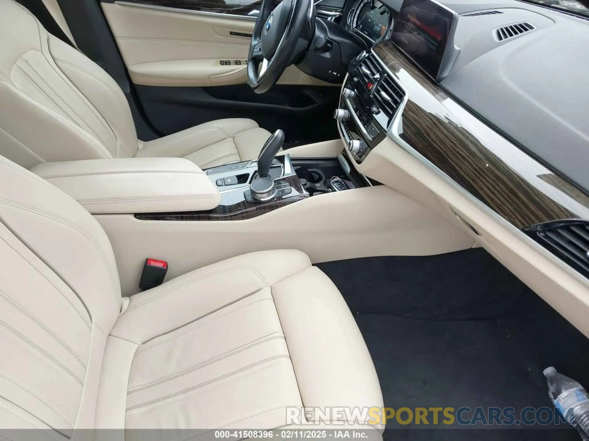 5 Photograph of a damaged car WBAJA7C50KWW04789 BMW 530I 2019