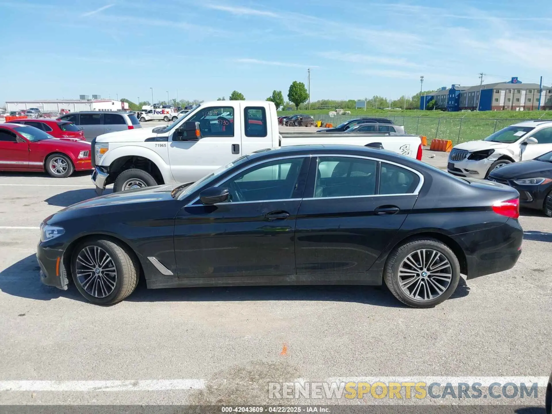 14 Photograph of a damaged car WBAJA7C55KWW08711 BMW 530I 2019