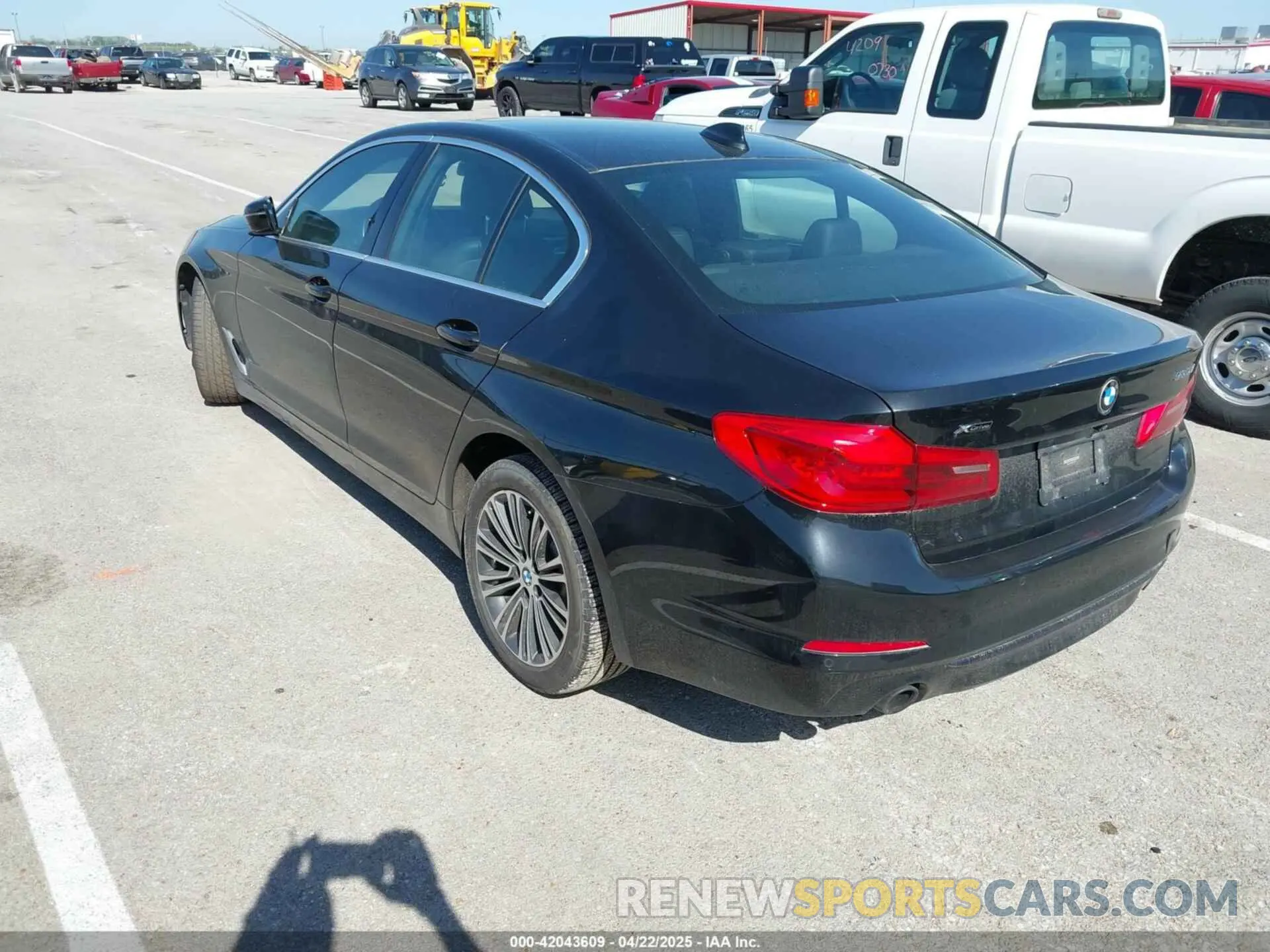 3 Photograph of a damaged car WBAJA7C55KWW08711 BMW 530I 2019