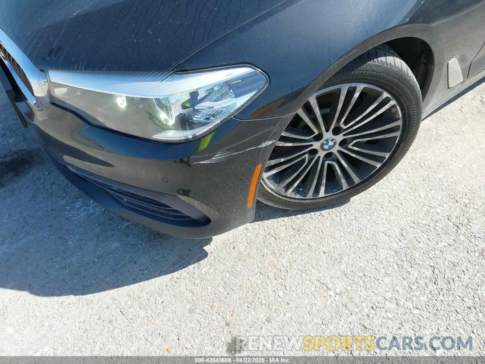 6 Photograph of a damaged car WBAJA7C55KWW08711 BMW 530I 2019