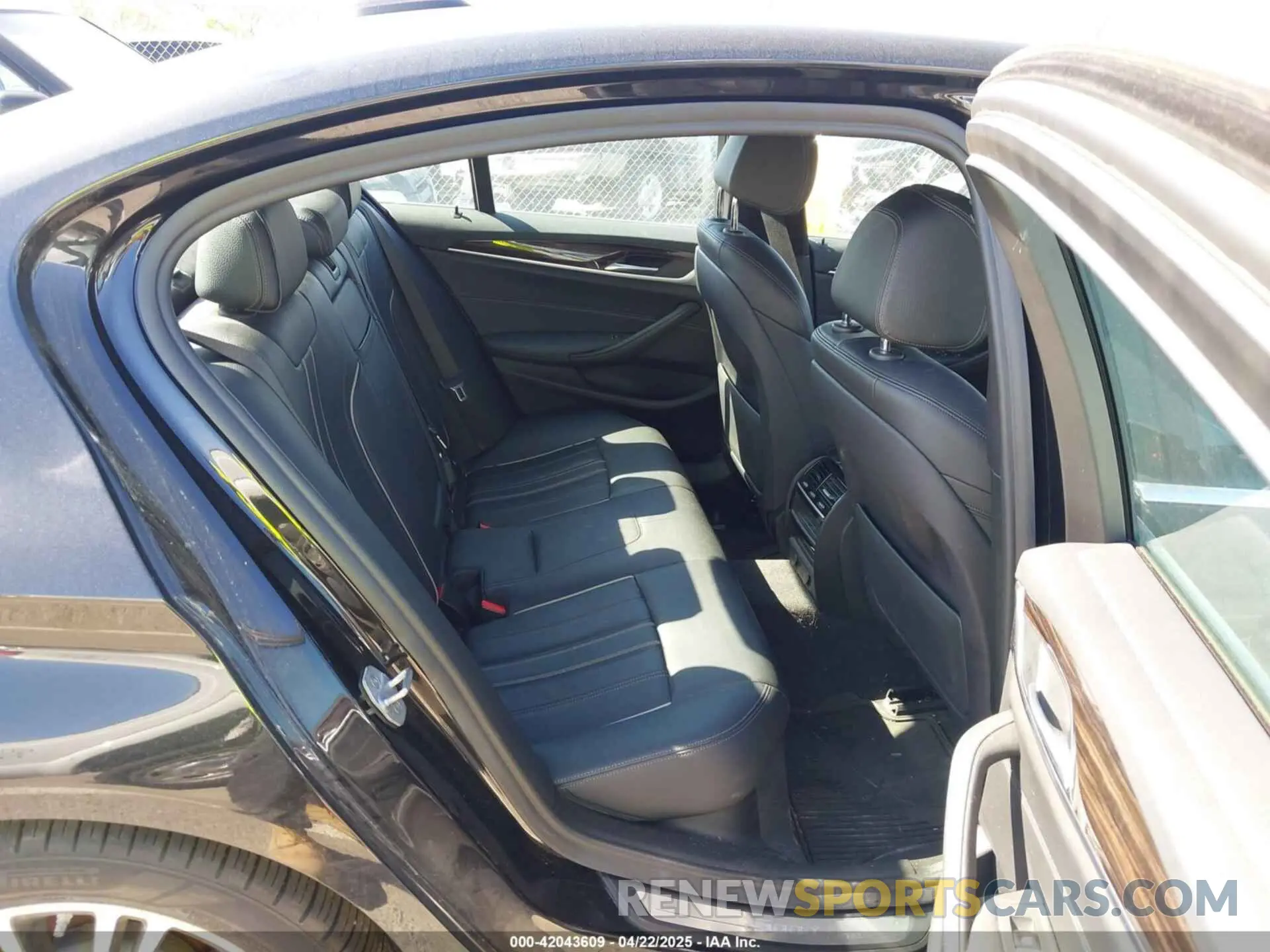 8 Photograph of a damaged car WBAJA7C55KWW08711 BMW 530I 2019