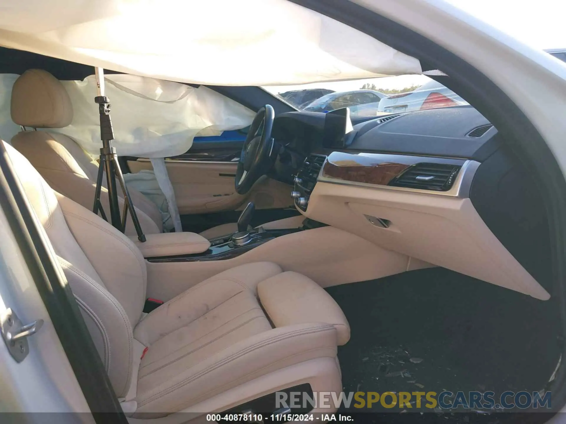 5 Photograph of a damaged car WBAJR3C00LWW61761 BMW 530I 2020