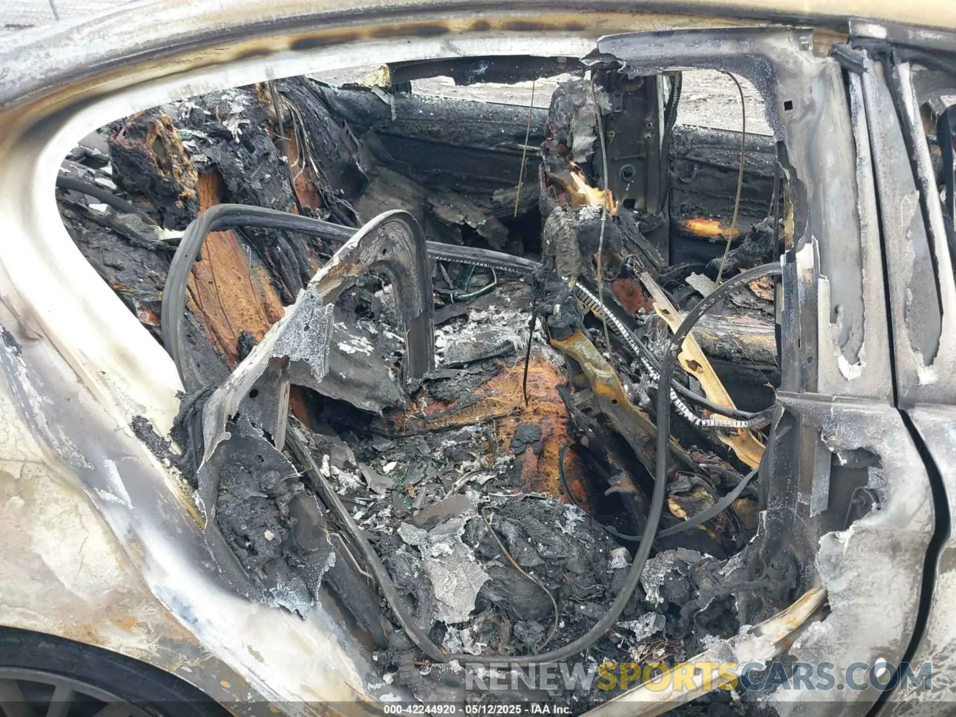 8 Photograph of a damaged car WBAJR3C01LWW99984 BMW 530I 2020