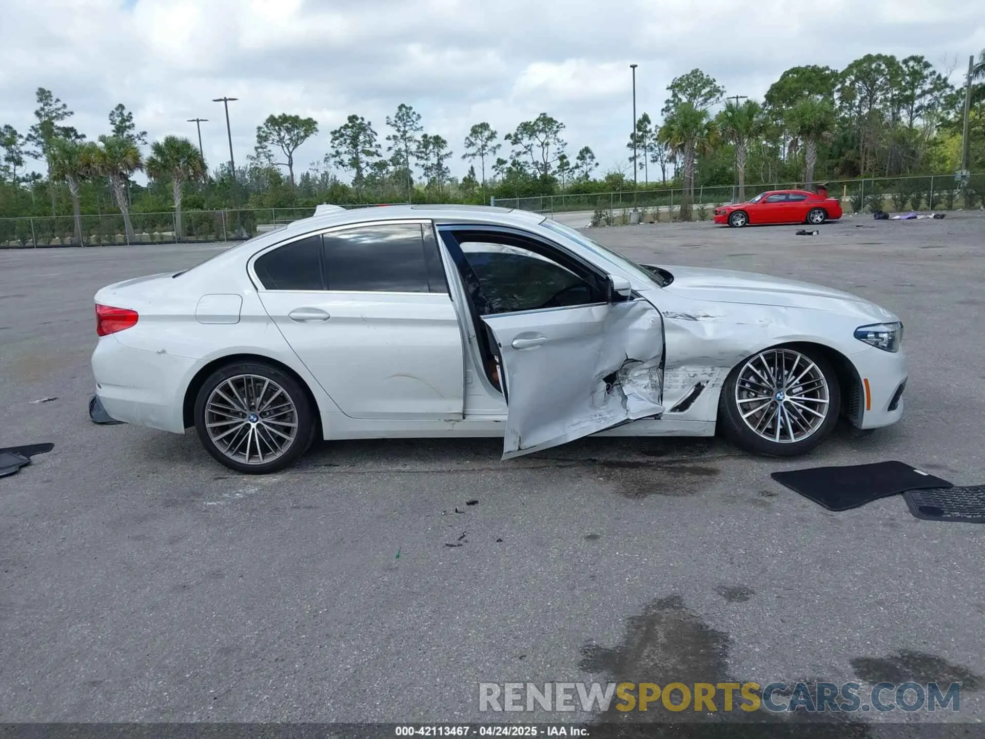 13 Photograph of a damaged car WBAJR3C02LWW65567 BMW 530I 2020