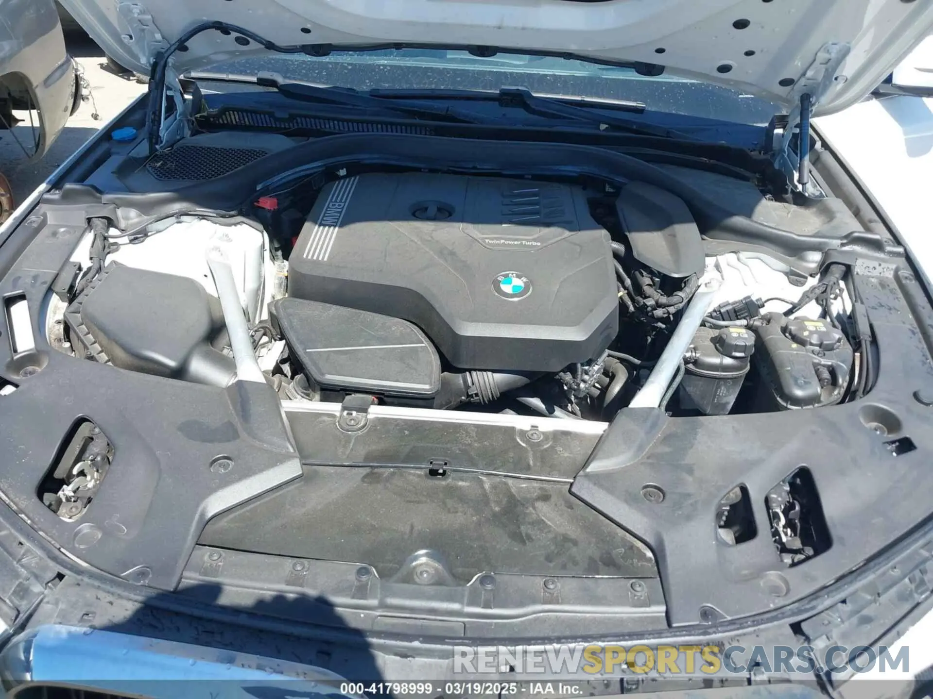 10 Photograph of a damaged car WBAJR3C02LWW79260 BMW 530I 2020