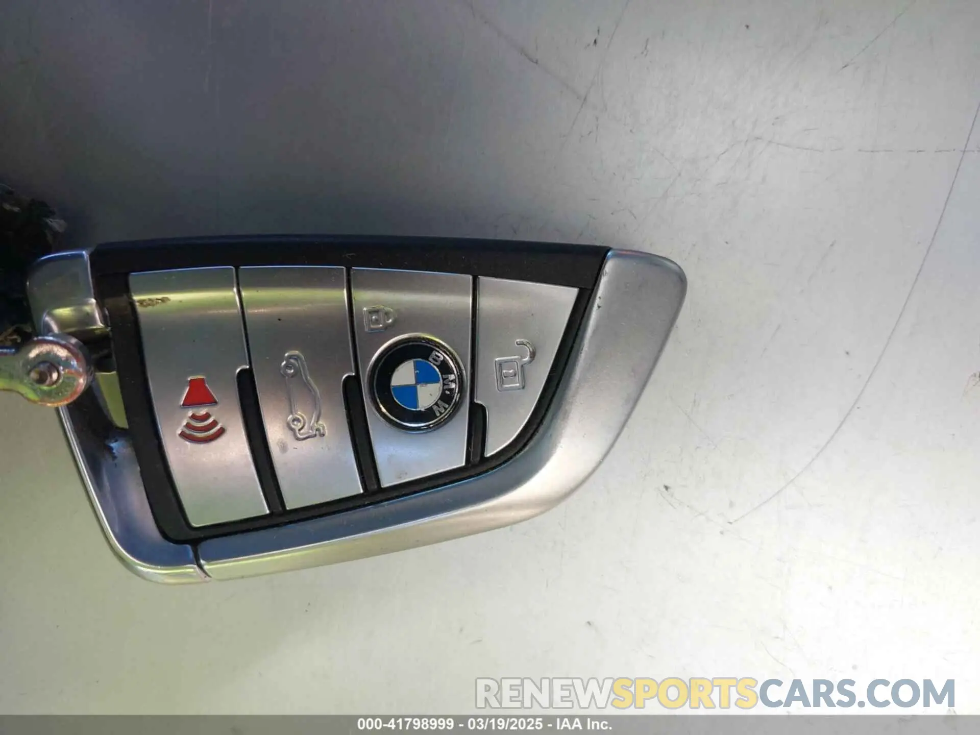 11 Photograph of a damaged car WBAJR3C02LWW79260 BMW 530I 2020