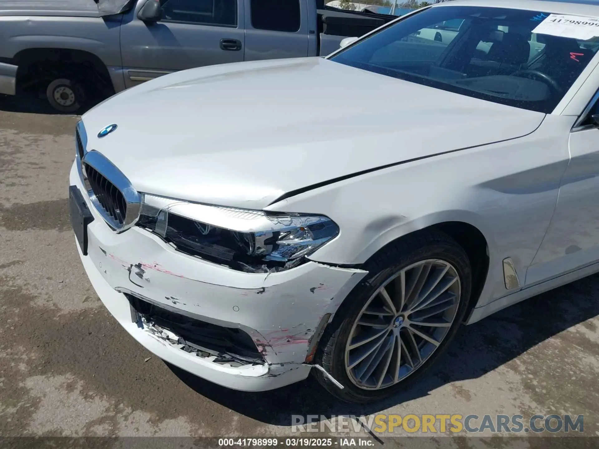 6 Photograph of a damaged car WBAJR3C02LWW79260 BMW 530I 2020