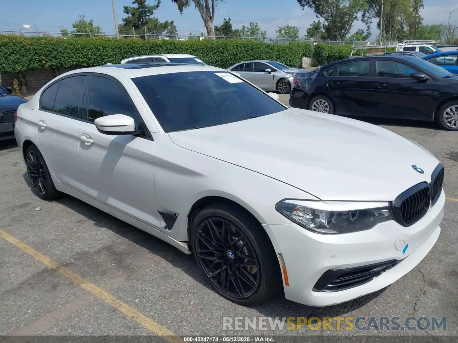 1 Photograph of a damaged car WBAJR3C04LWW69815 BMW 530I 2020