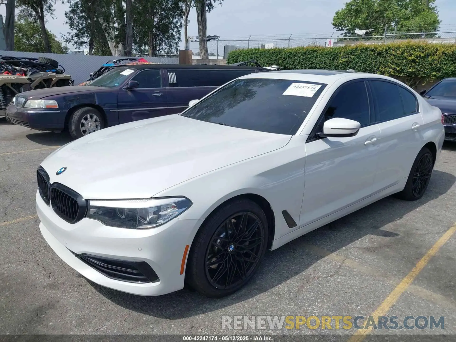 2 Photograph of a damaged car WBAJR3C04LWW69815 BMW 530I 2020