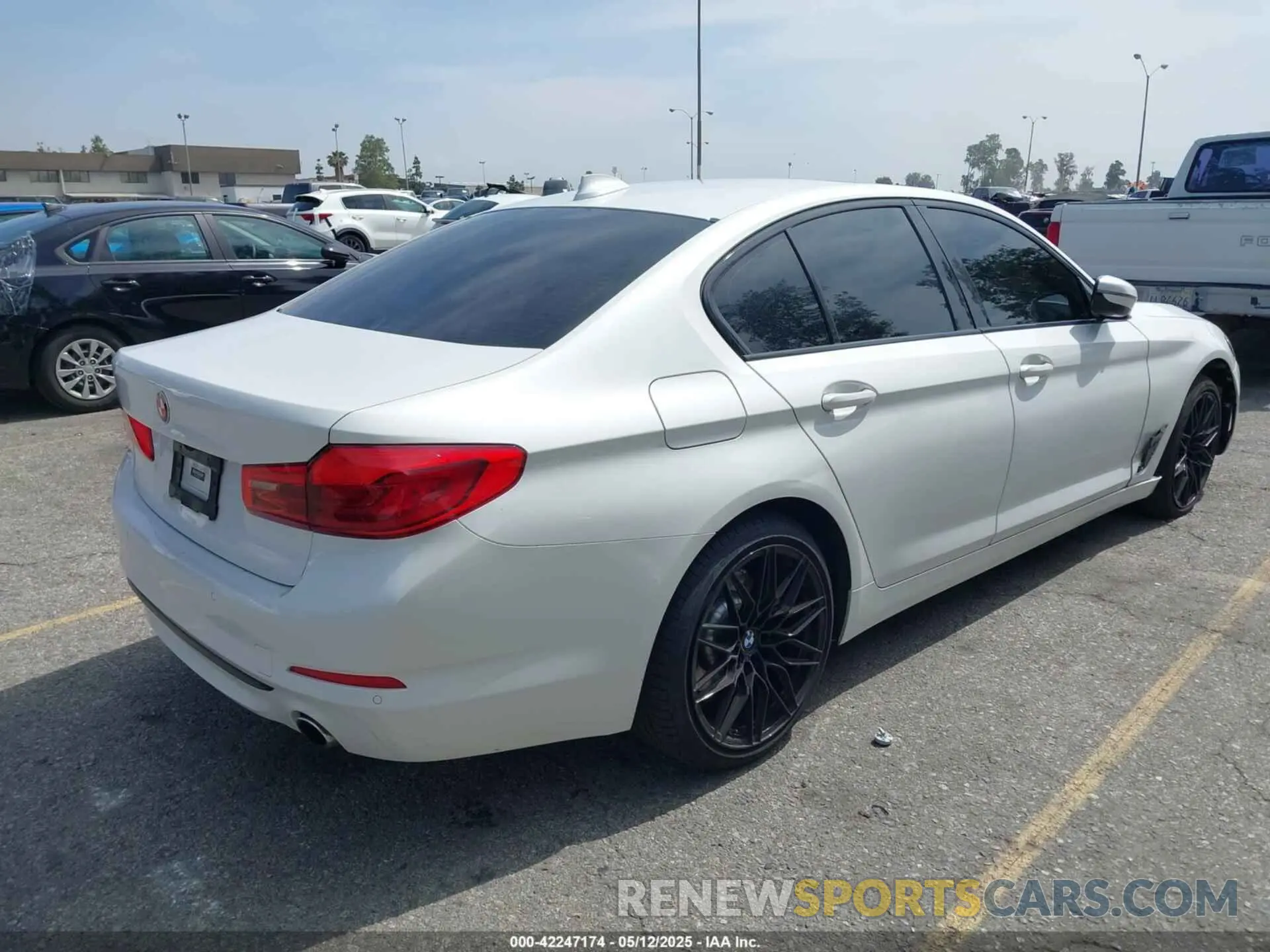 4 Photograph of a damaged car WBAJR3C04LWW69815 BMW 530I 2020