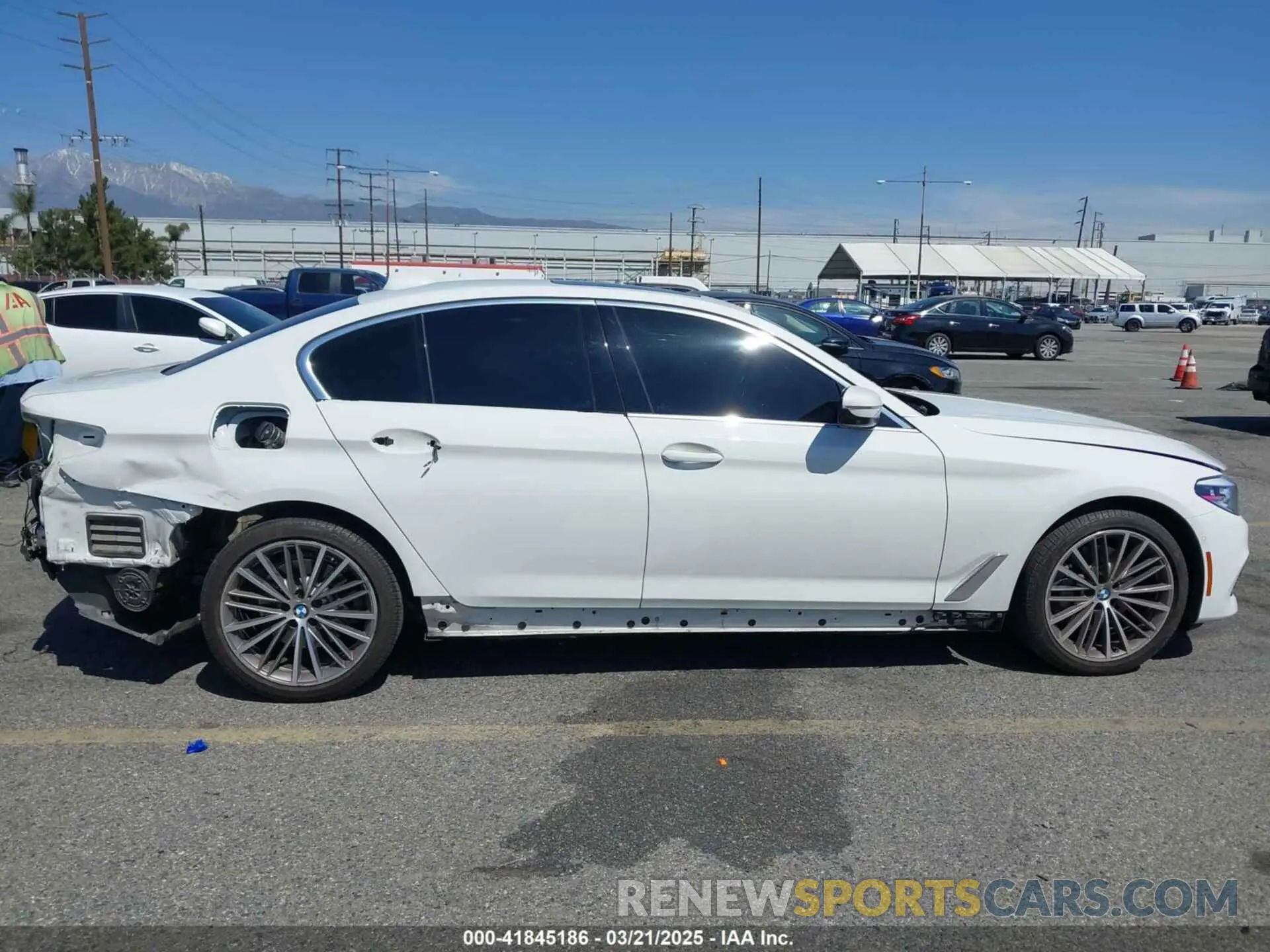 19 Photograph of a damaged car WBAJR3C06LCE63836 BMW 530I 2020