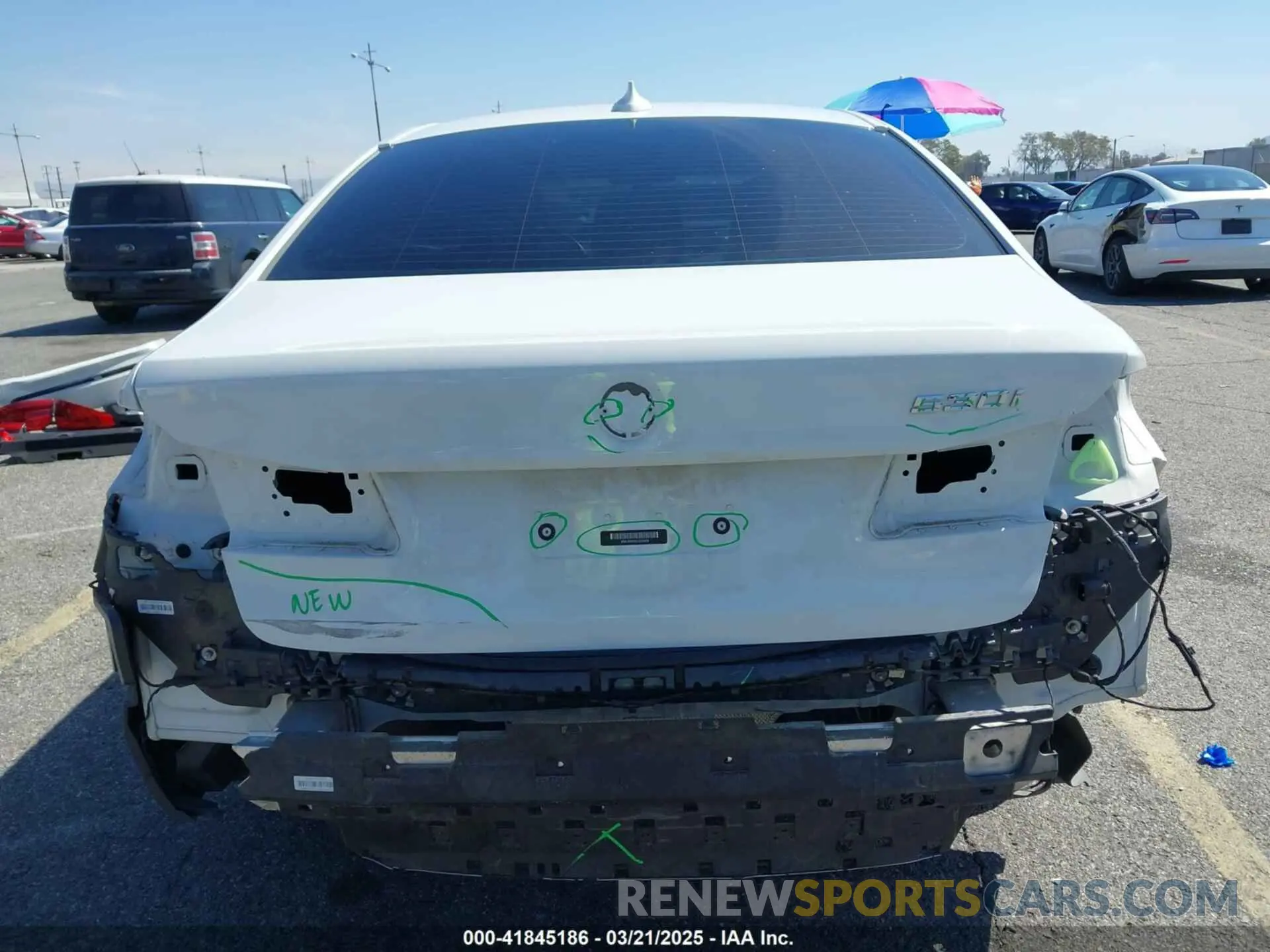 6 Photograph of a damaged car WBAJR3C06LCE63836 BMW 530I 2020