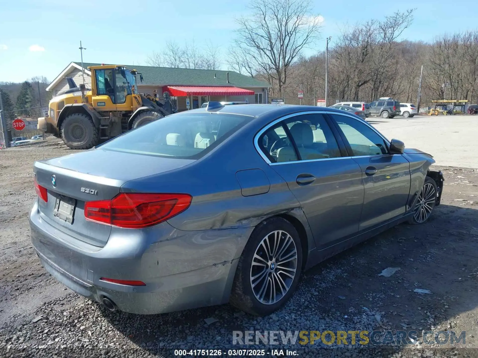 4 Фотография поврежденного автомобиля WBAJR7C02LWW78875 BMW 530I 2020
