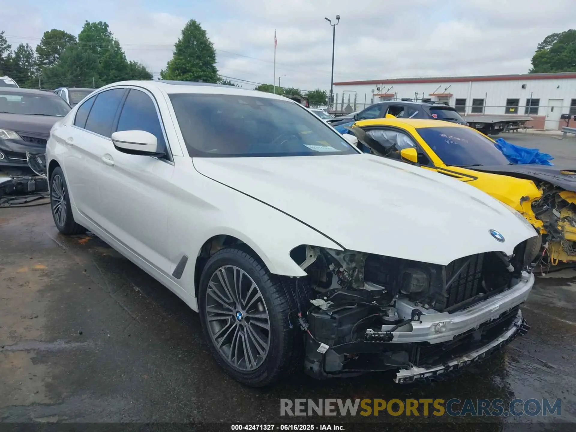 1 Photograph of a damaged car WBAJR7C06LWW55468 BMW 530I 2020
