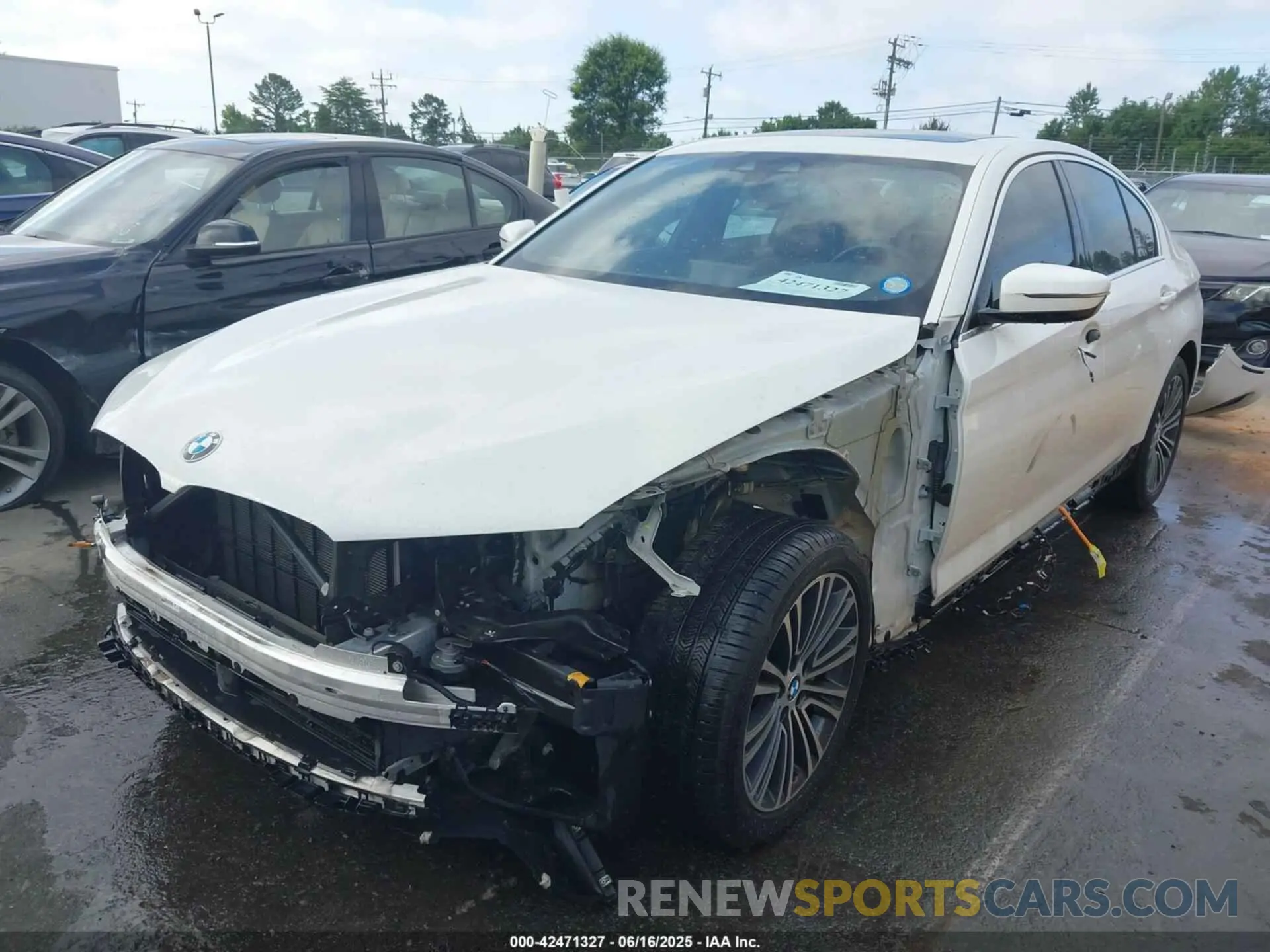 2 Photograph of a damaged car WBAJR7C06LWW55468 BMW 530I 2020