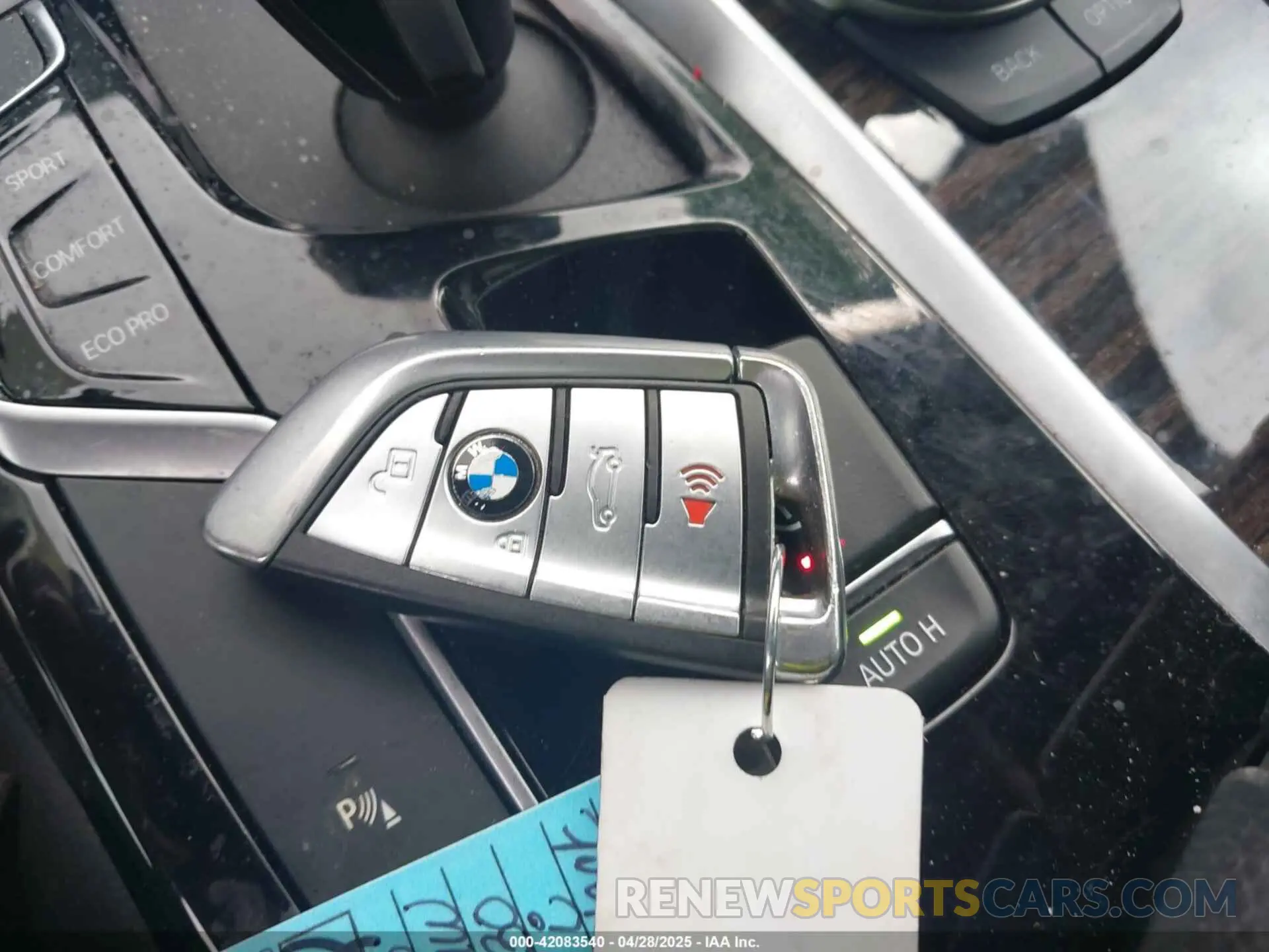 11 Photograph of a damaged car WBAJR7C06LWW65210 BMW 530I 2020