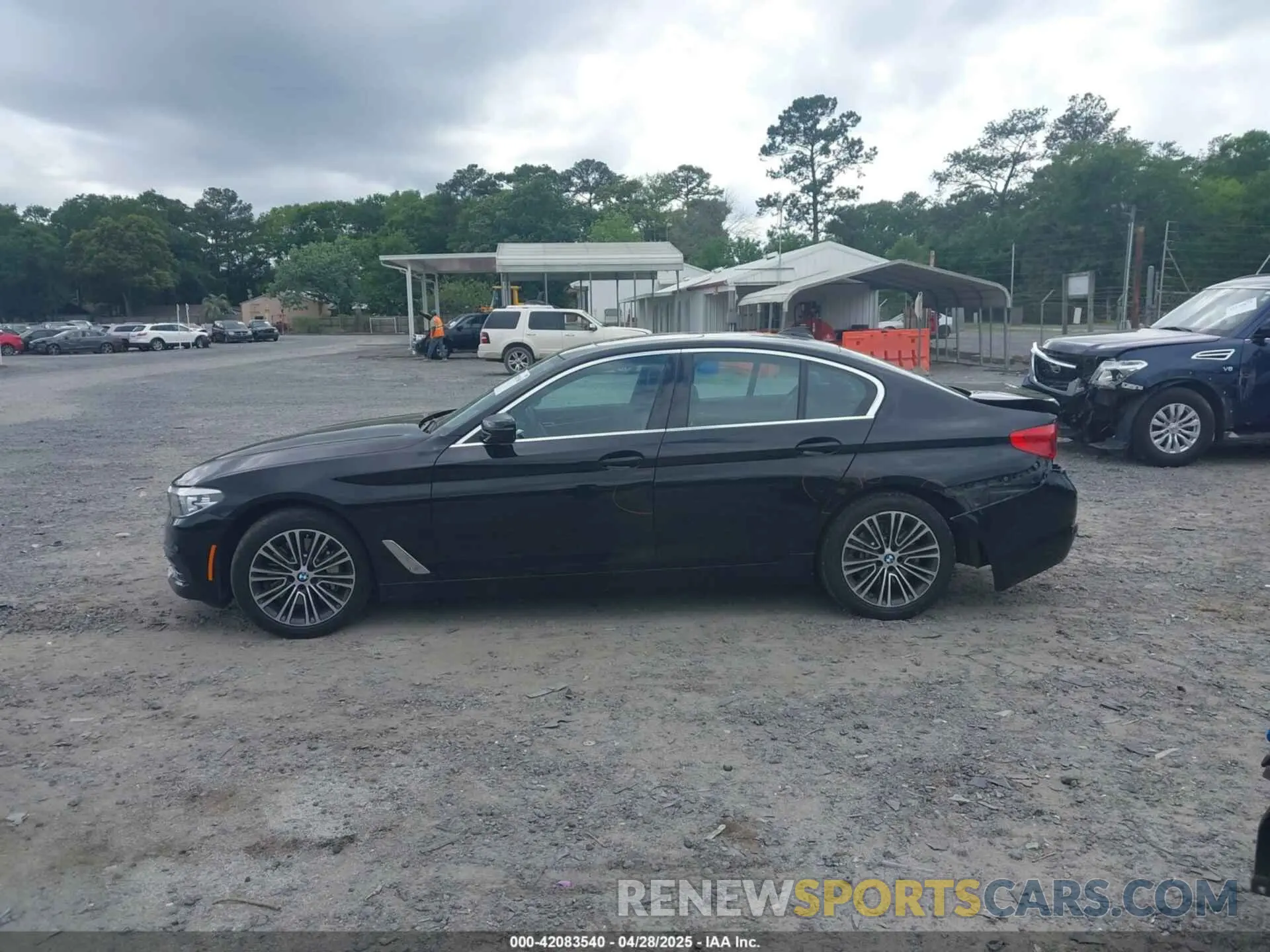14 Photograph of a damaged car WBAJR7C06LWW65210 BMW 530I 2020