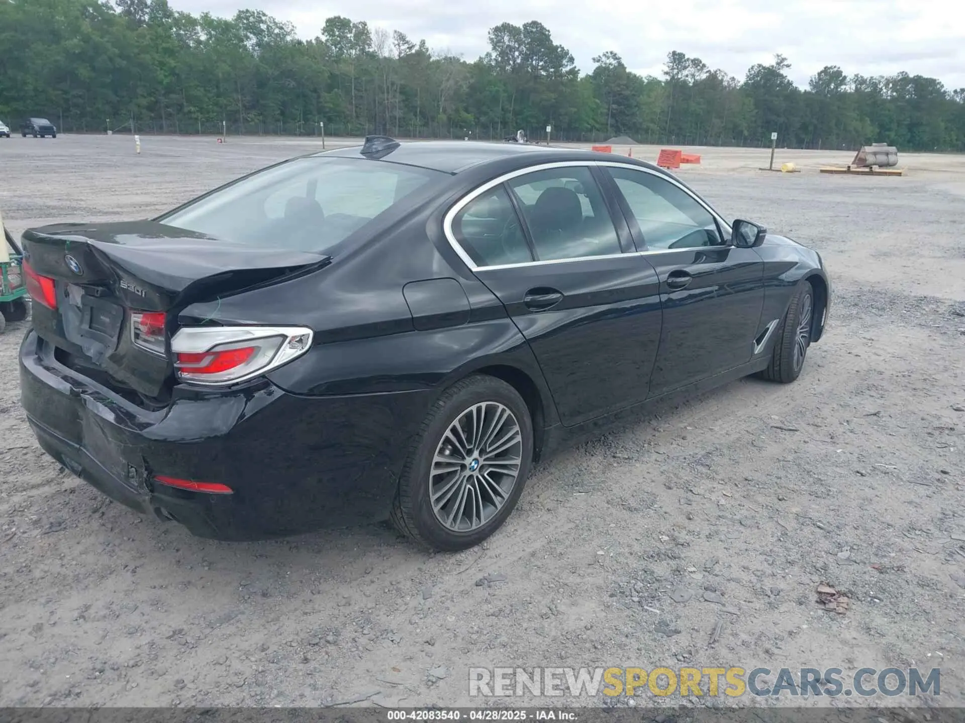 4 Photograph of a damaged car WBAJR7C06LWW65210 BMW 530I 2020