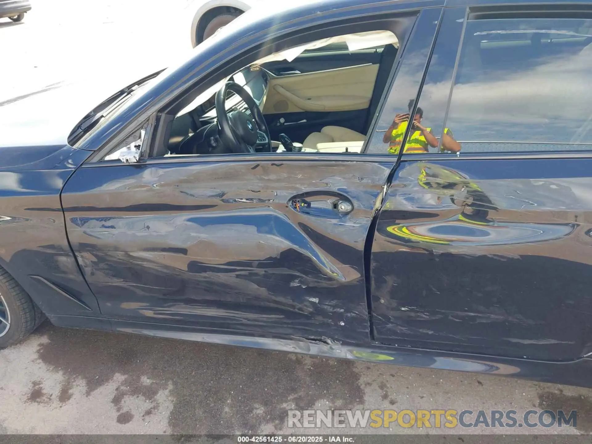 6 Photograph of a damaged car WBA13BJ04MCG25558 BMW 530I 2021