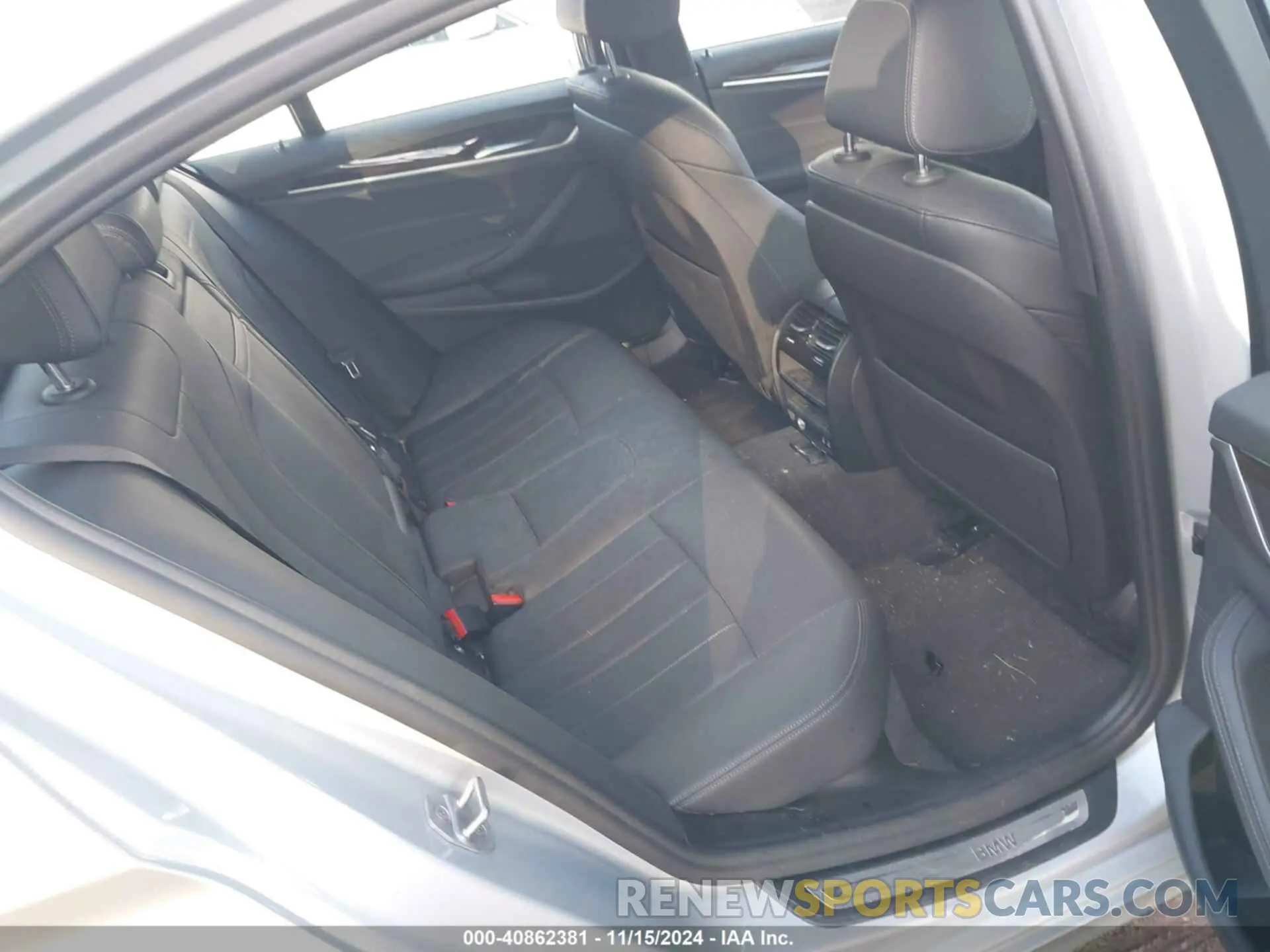 8 Photograph of a damaged car WBA53BH09MWW97018 BMW 530I 2021