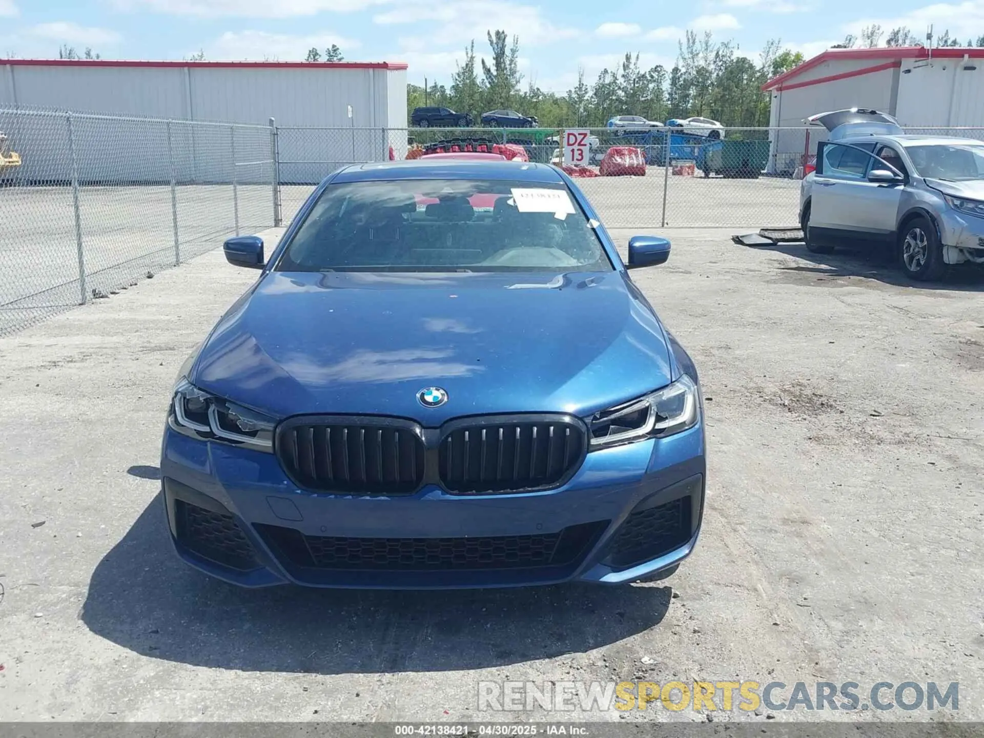 12 Фотография поврежденного автомобиля WBA53BH09MWX23682 BMW 530I 2021