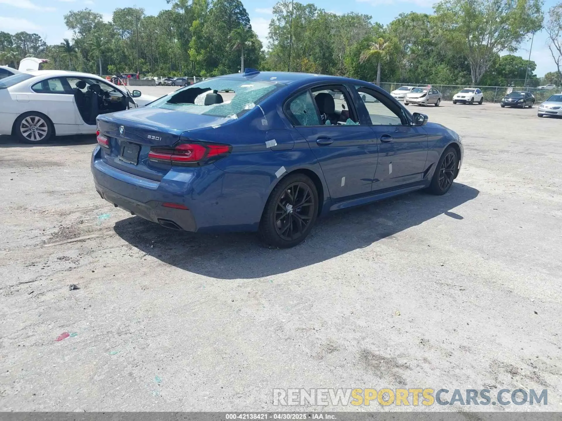 4 Фотография поврежденного автомобиля WBA53BH09MWX23682 BMW 530I 2021
