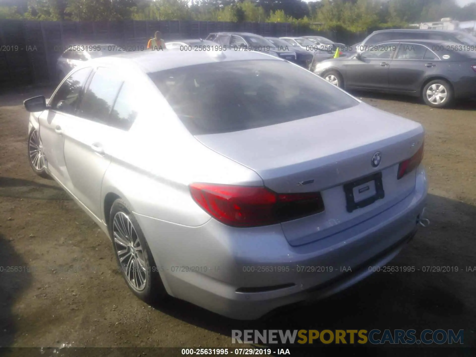 3 Photograph of a damaged car WBAJE7C51KWD53840 BMW 540 2019