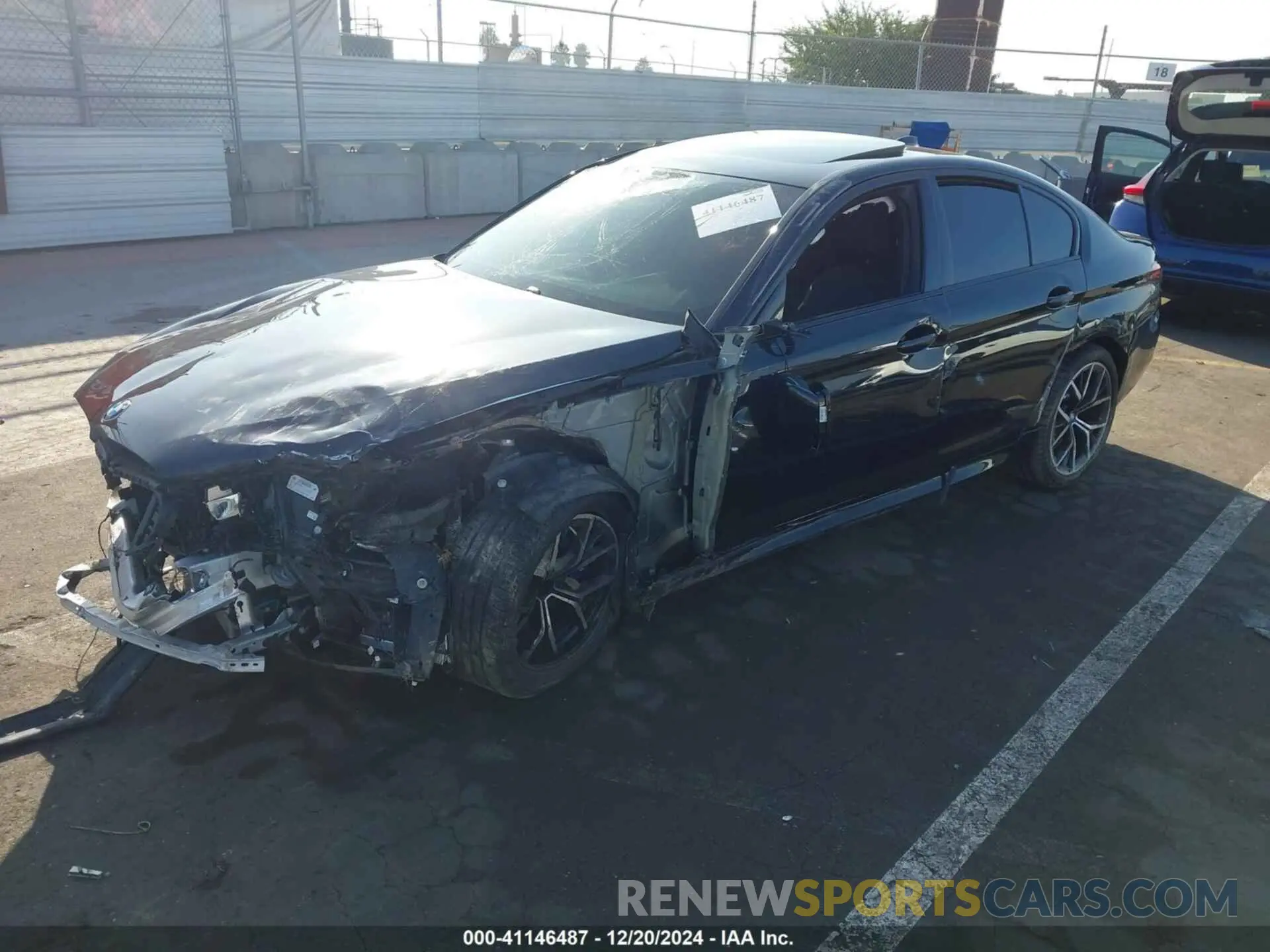 2 Photograph of a damaged car WBA53BJ04NWX52132 BMW 540 2022