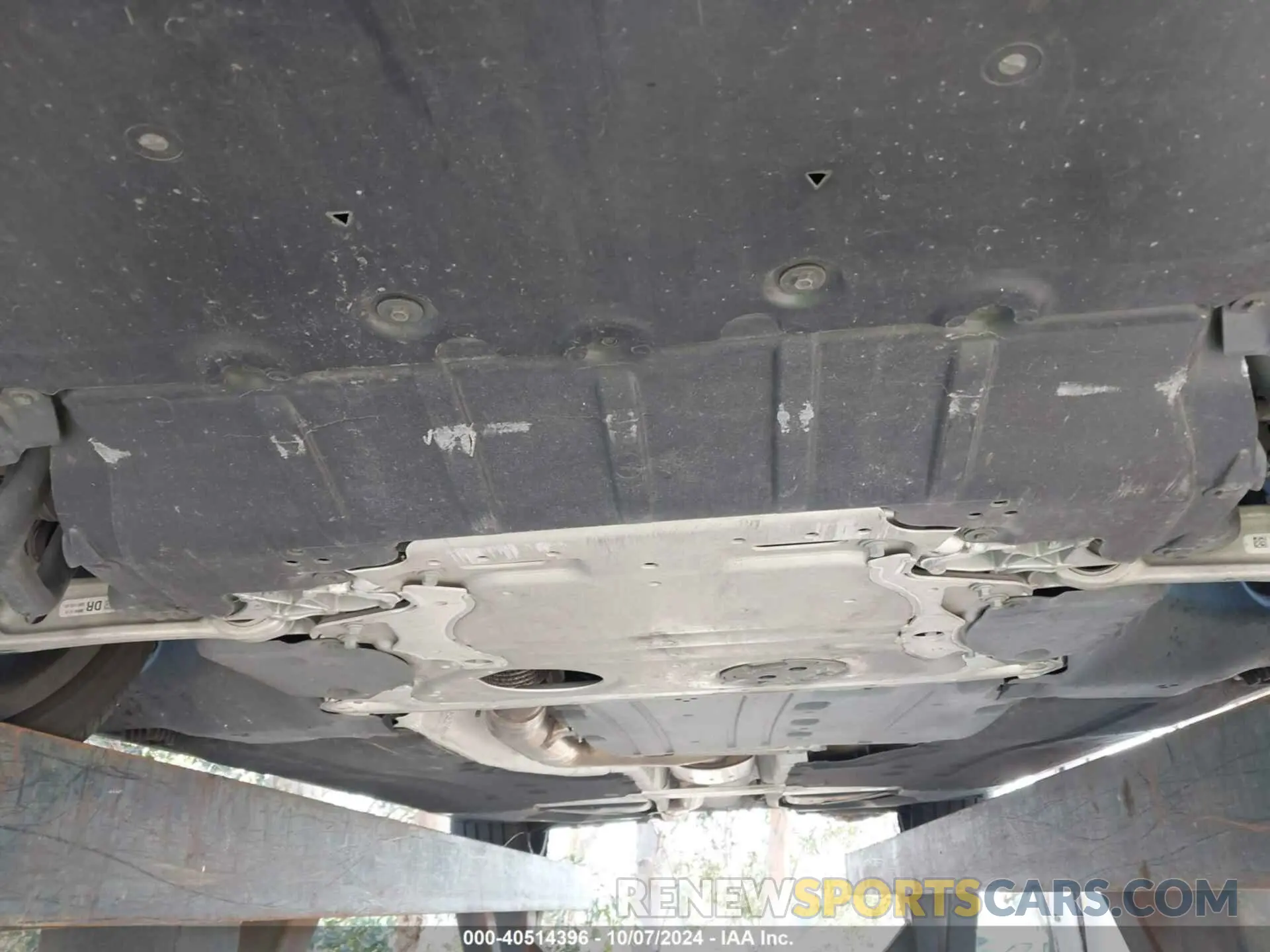 18 Photograph of a damaged car WBA73BJ06NCK24635 BMW 540 2022