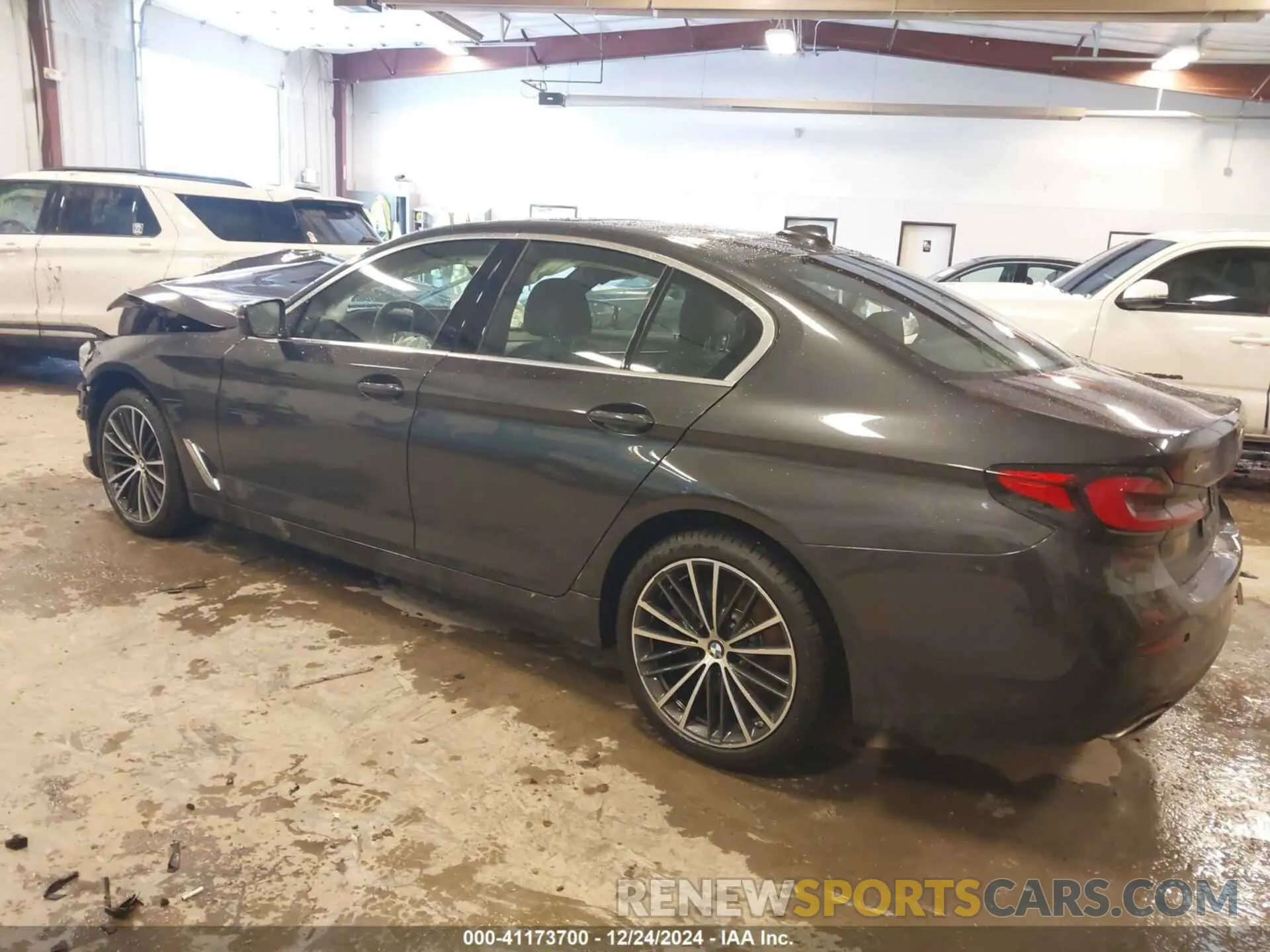 3 Фотография поврежденного автомобиля WBA73BJ04PCL95113 BMW 540 2023