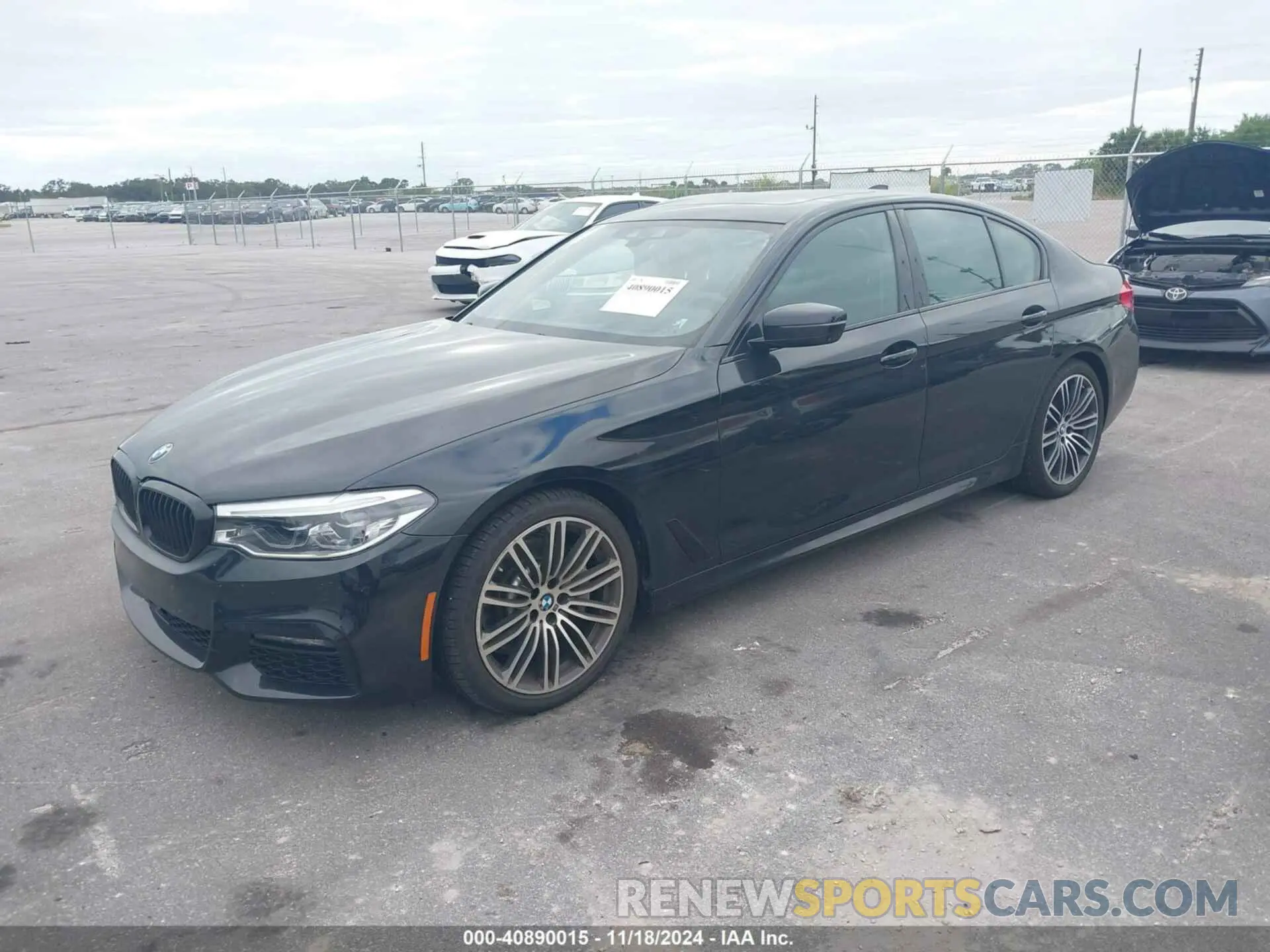 2 Фотография поврежденного автомобиля WBAJE5C55KWW02805 BMW 540I 2019