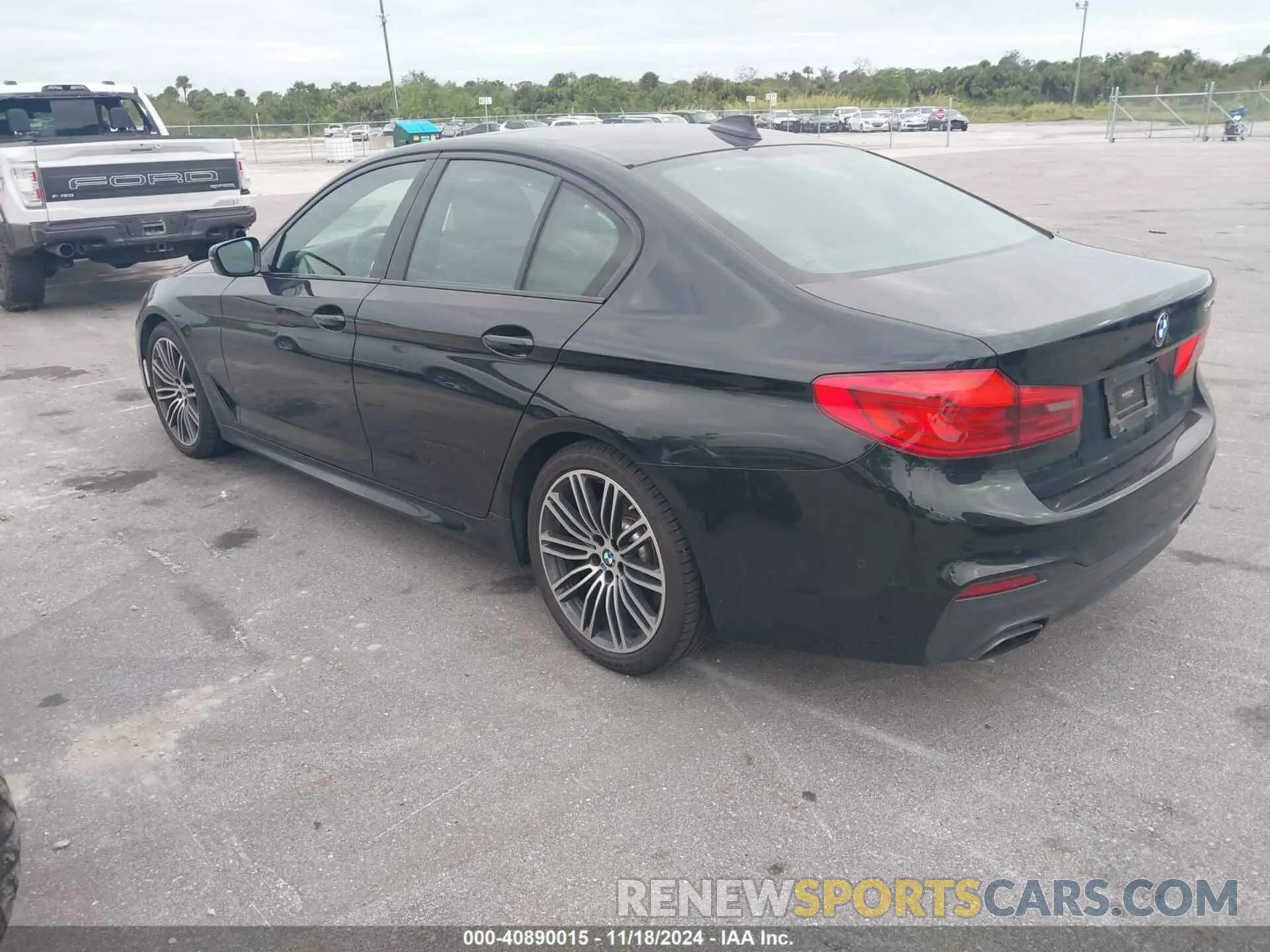 3 Фотография поврежденного автомобиля WBAJE5C55KWW02805 BMW 540I 2019
