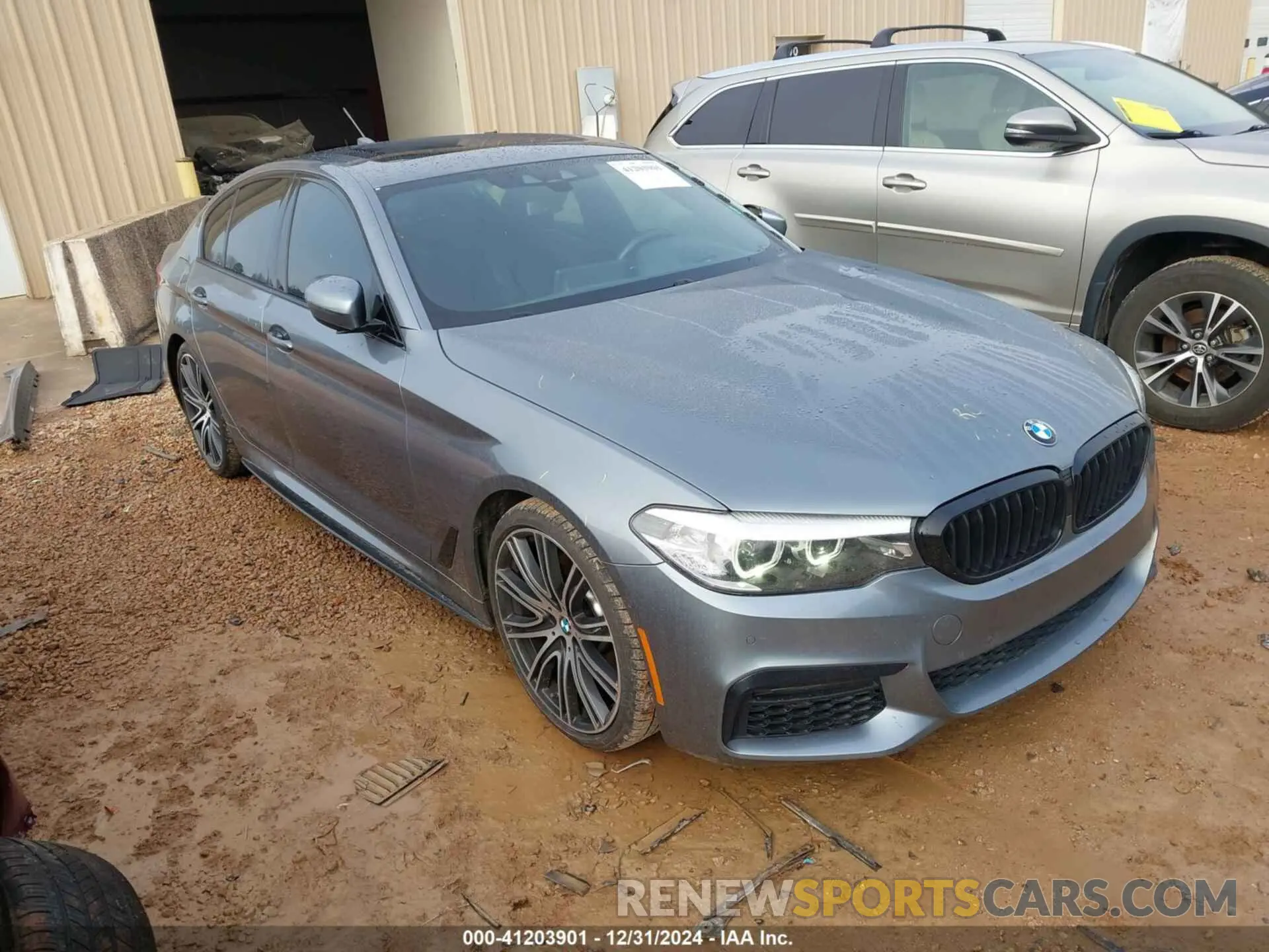 1 Фотография поврежденного автомобиля WBAJE5C55KWW09916 BMW 540I 2019