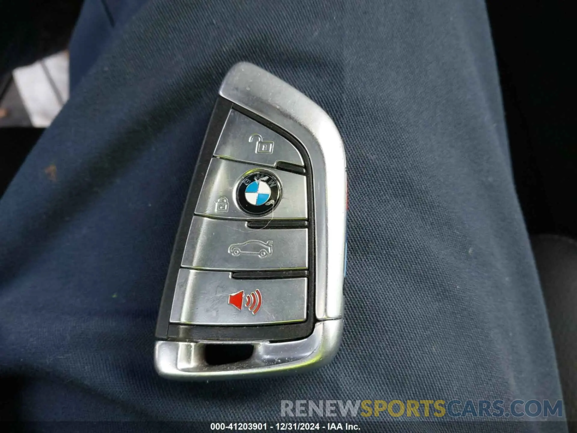 11 Фотография поврежденного автомобиля WBAJE5C55KWW09916 BMW 540I 2019