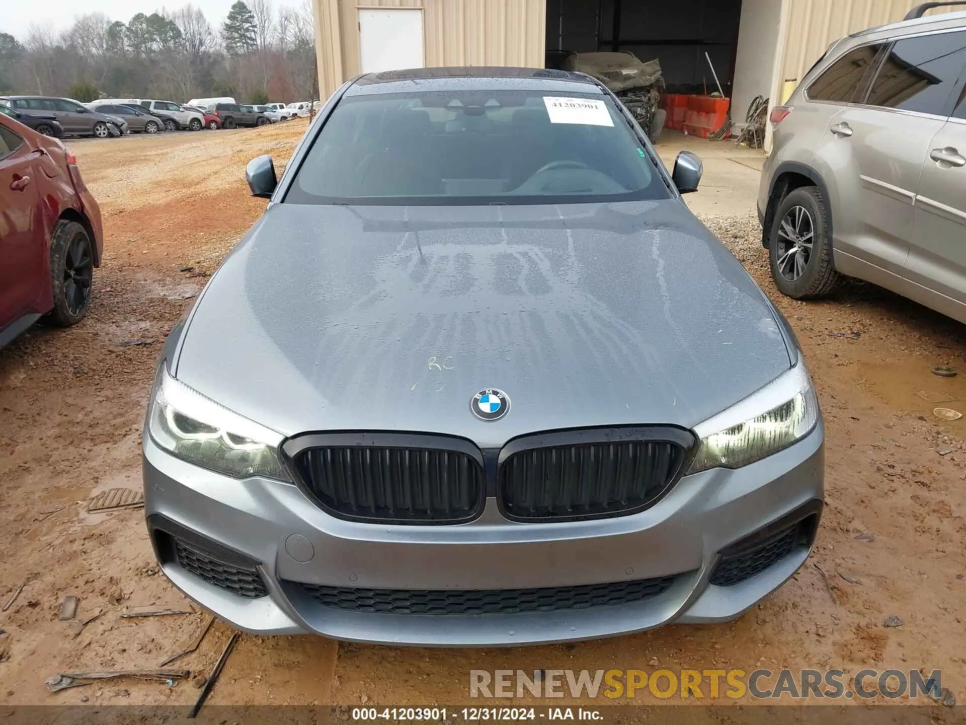 12 Фотография поврежденного автомобиля WBAJE5C55KWW09916 BMW 540I 2019