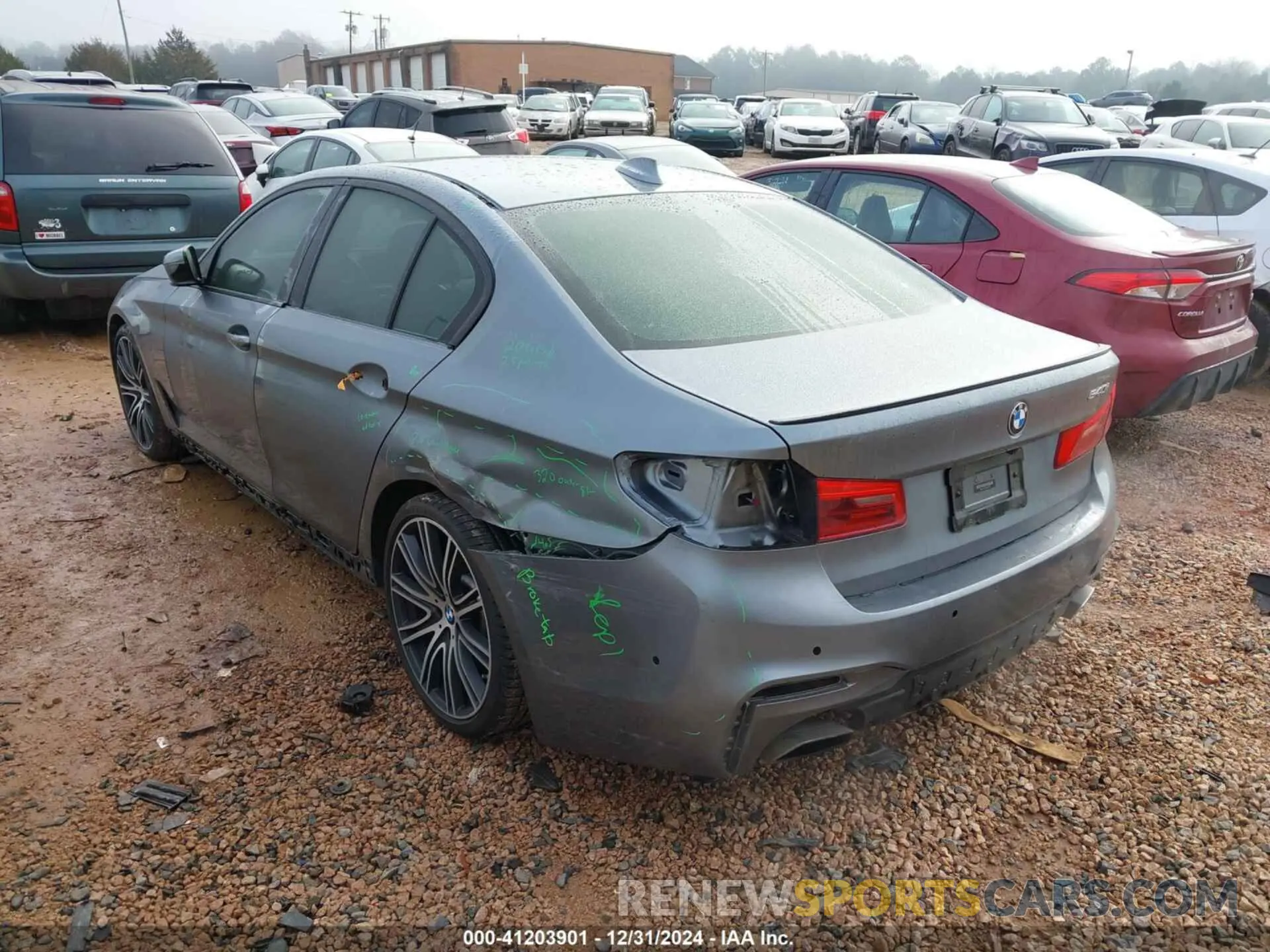 3 Фотография поврежденного автомобиля WBAJE5C55KWW09916 BMW 540I 2019
