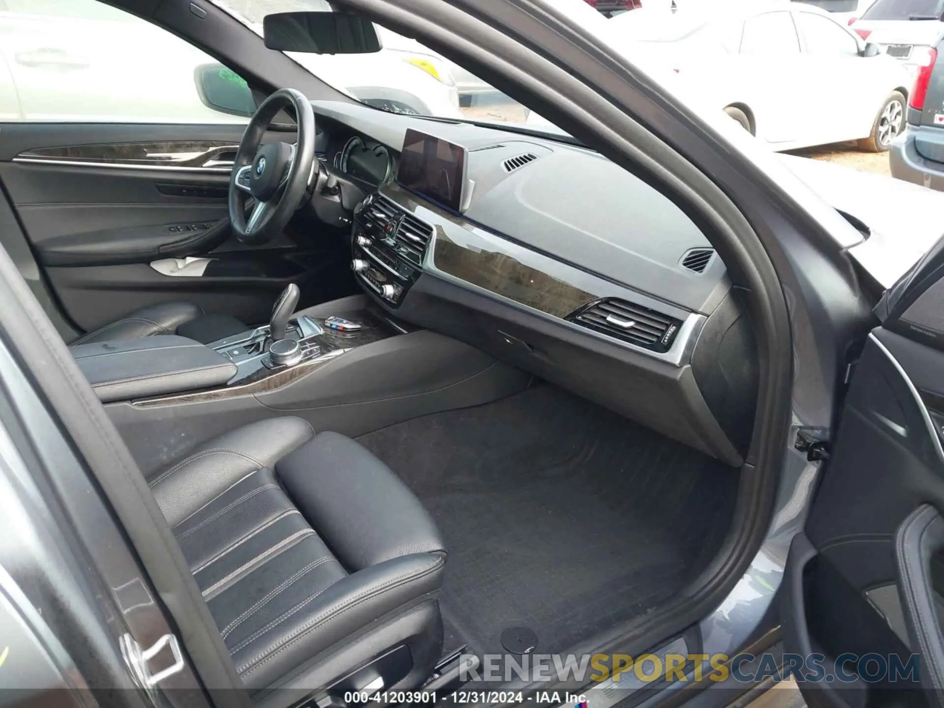 5 Фотография поврежденного автомобиля WBAJE5C55KWW09916 BMW 540I 2019